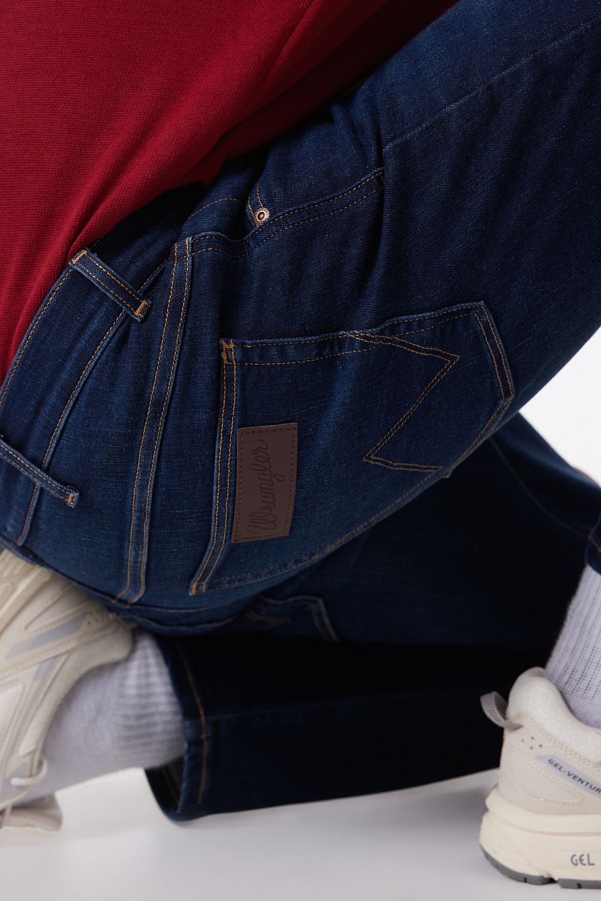 شلوار جین آبی مردانه LARSTON SLIM FIT BRAT BARD کمر کم باریک و انعطاف پذیر Wrangler