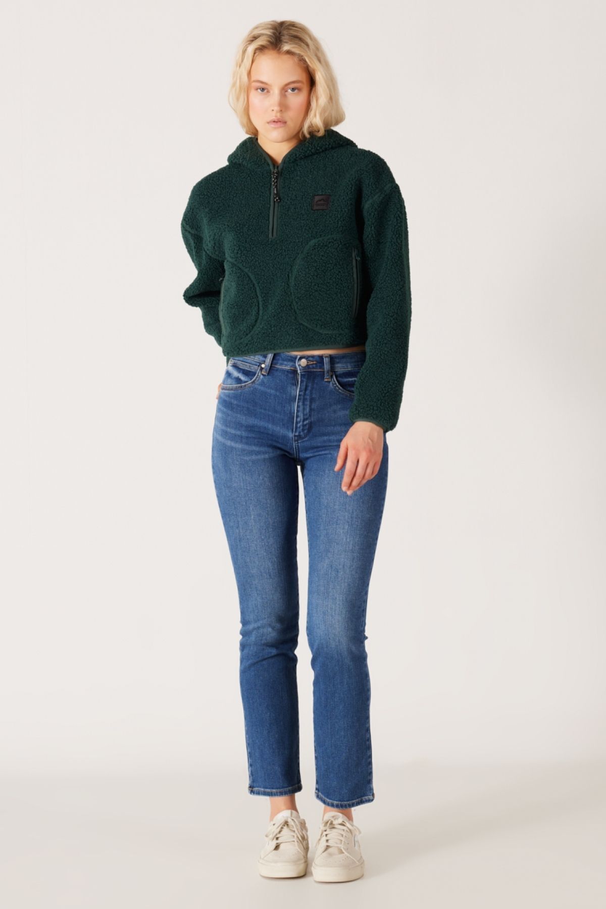 Wrangler  Slim Fit Dar Kesim Normal Bel Boru Paça Kadın Denim Mavisi Esnek Jean Kot Pantolon - Görsel 2