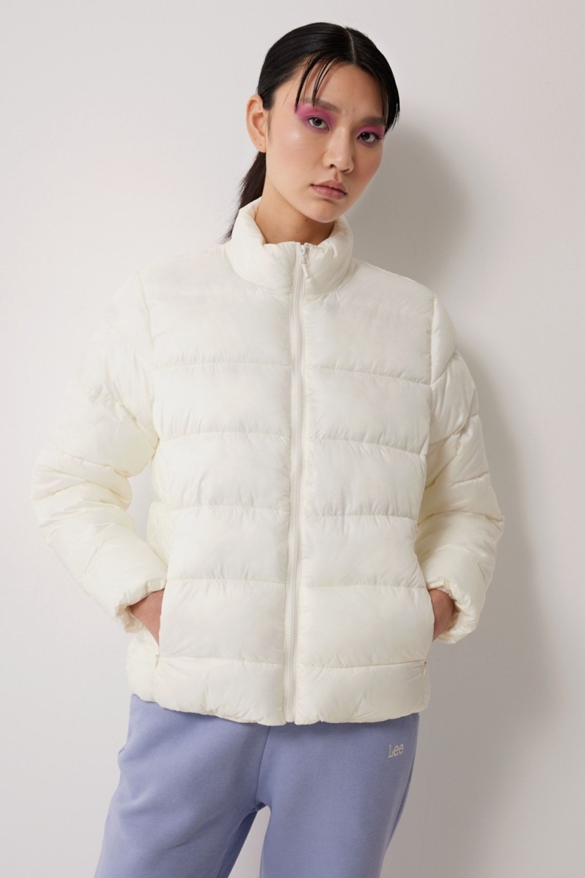 Lee Regular Fit Normal Kesim Dik Yaka Bej Şişme Mont görsel 2