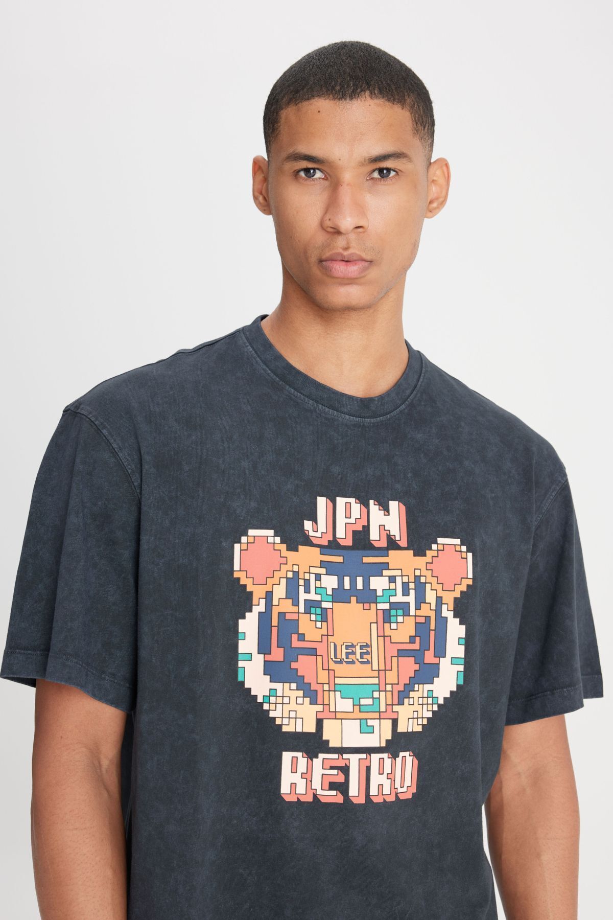 تی شرت خاکستری مردانه یقه دوچرخه برش راحت و 100 ٪ پنبه آنتراسیت t shirt Lee