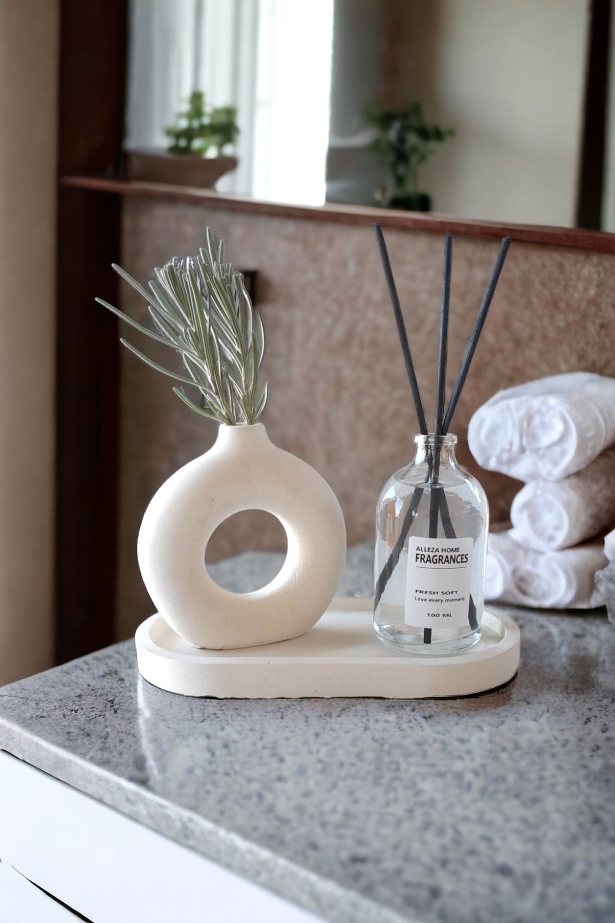 Decorative Miniature Ring Vase 100ml Fresh Soft Room Scented Set