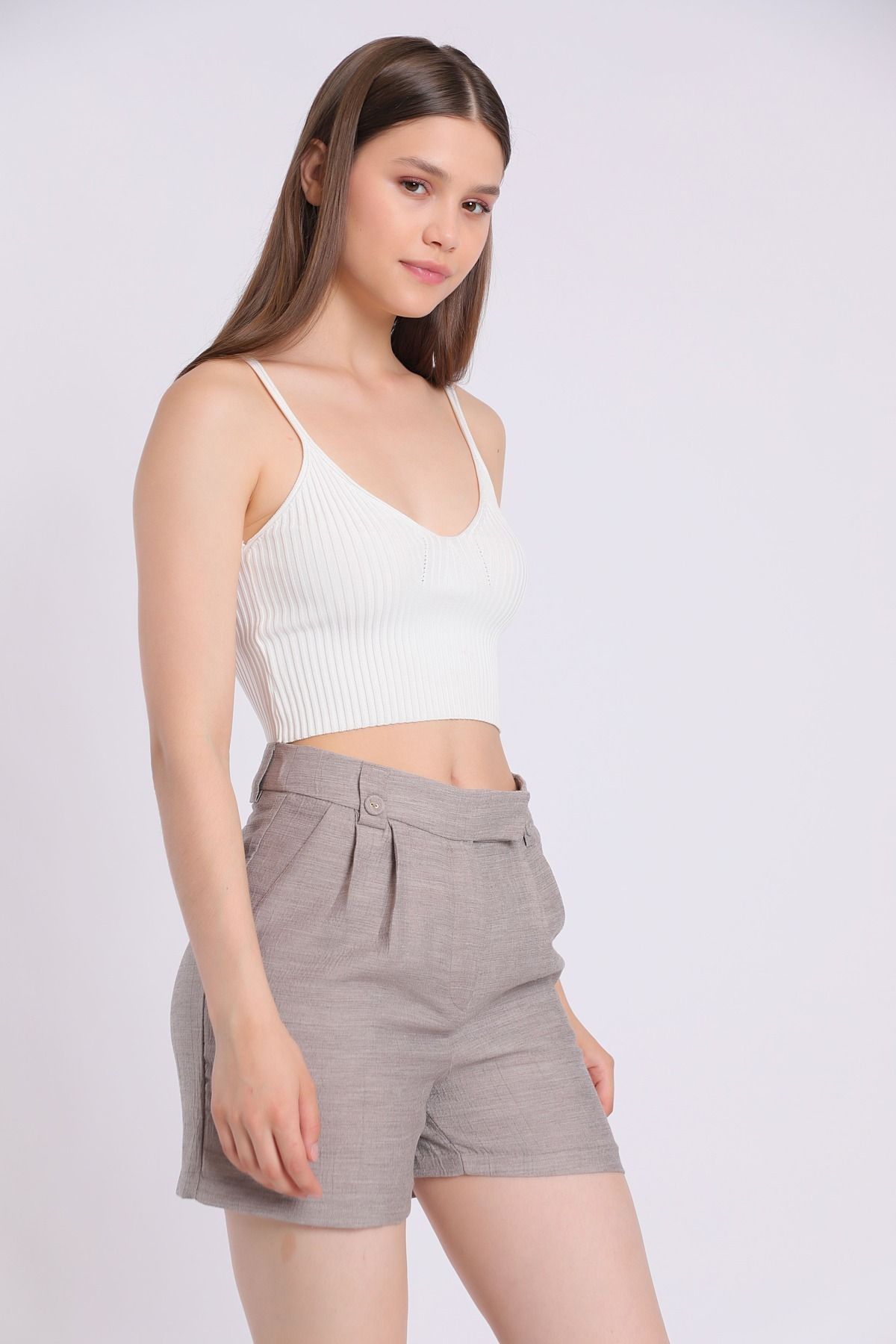 Yake-Double Pleated Button Detailed Short Shorts 3