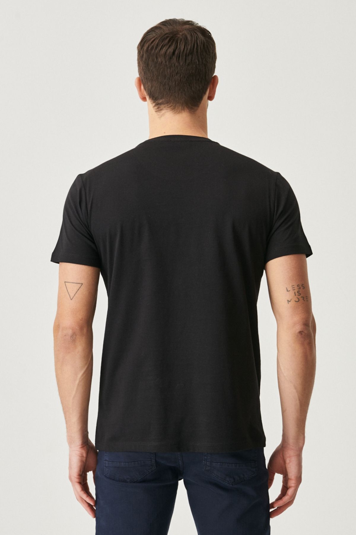 Erkek Siyah %100 Pamuk Slim Fit Dar Kesim Bisiklet Yaka Basic Tişört
