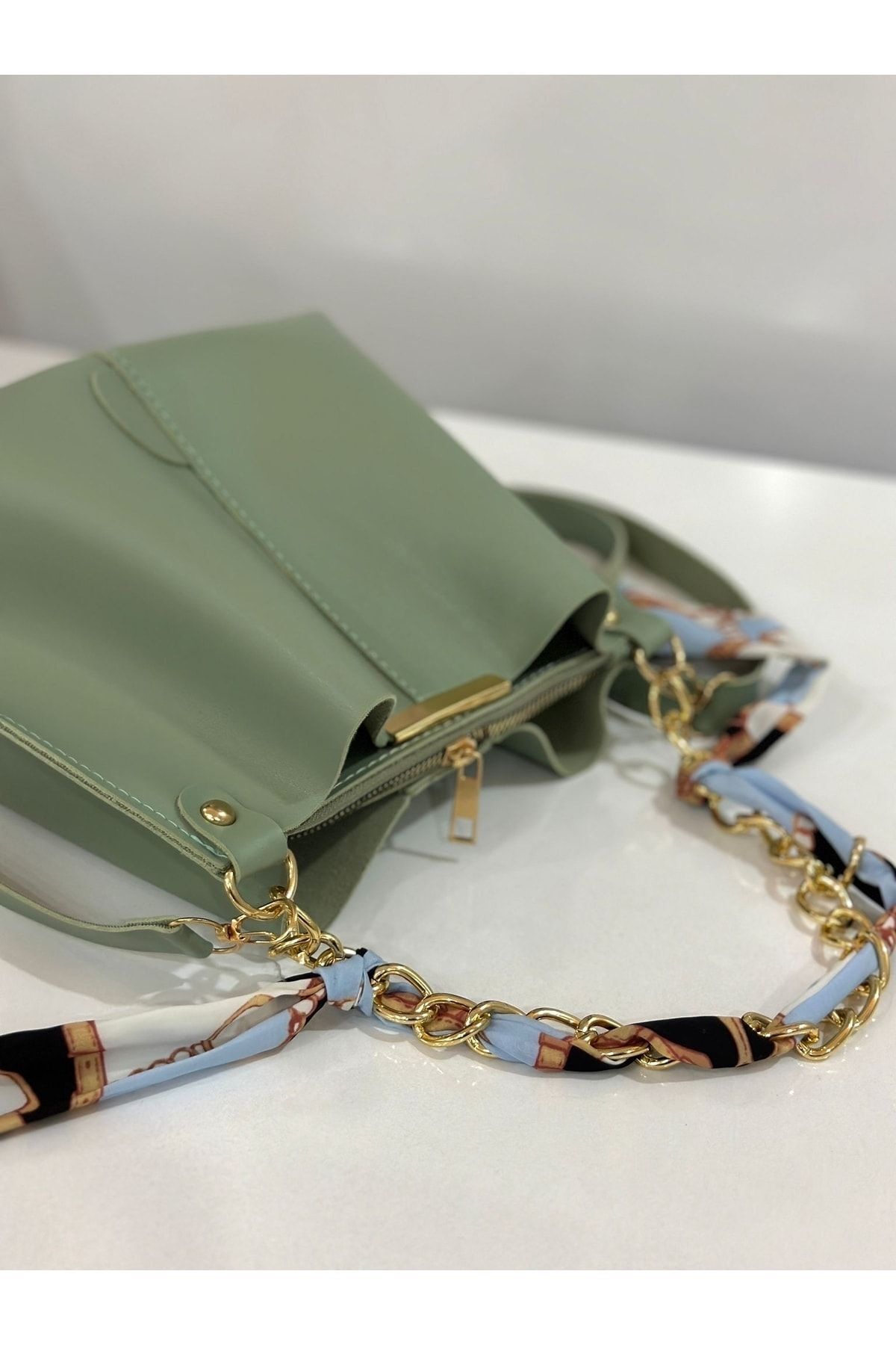 https://cdn.dsmcdn.com/ty1489/product/media/images/prod/QC/20240819/13/0949ffa5-529c-30d8-b835-292d436f2386/1_org_zoom.jpg