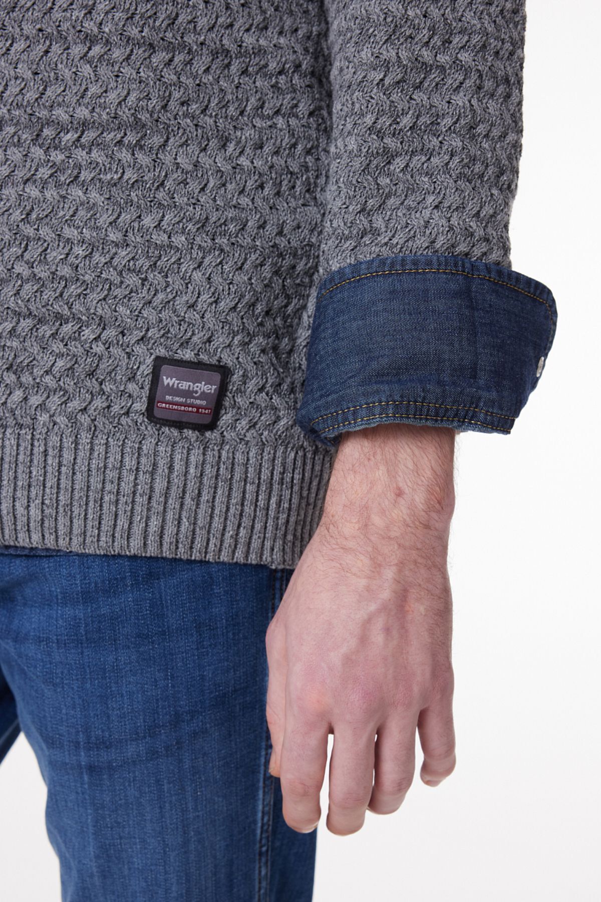 WRANGLER-Graumelierter Strickpullover mit Rundhalsausschnitt – reguläre Passform 5