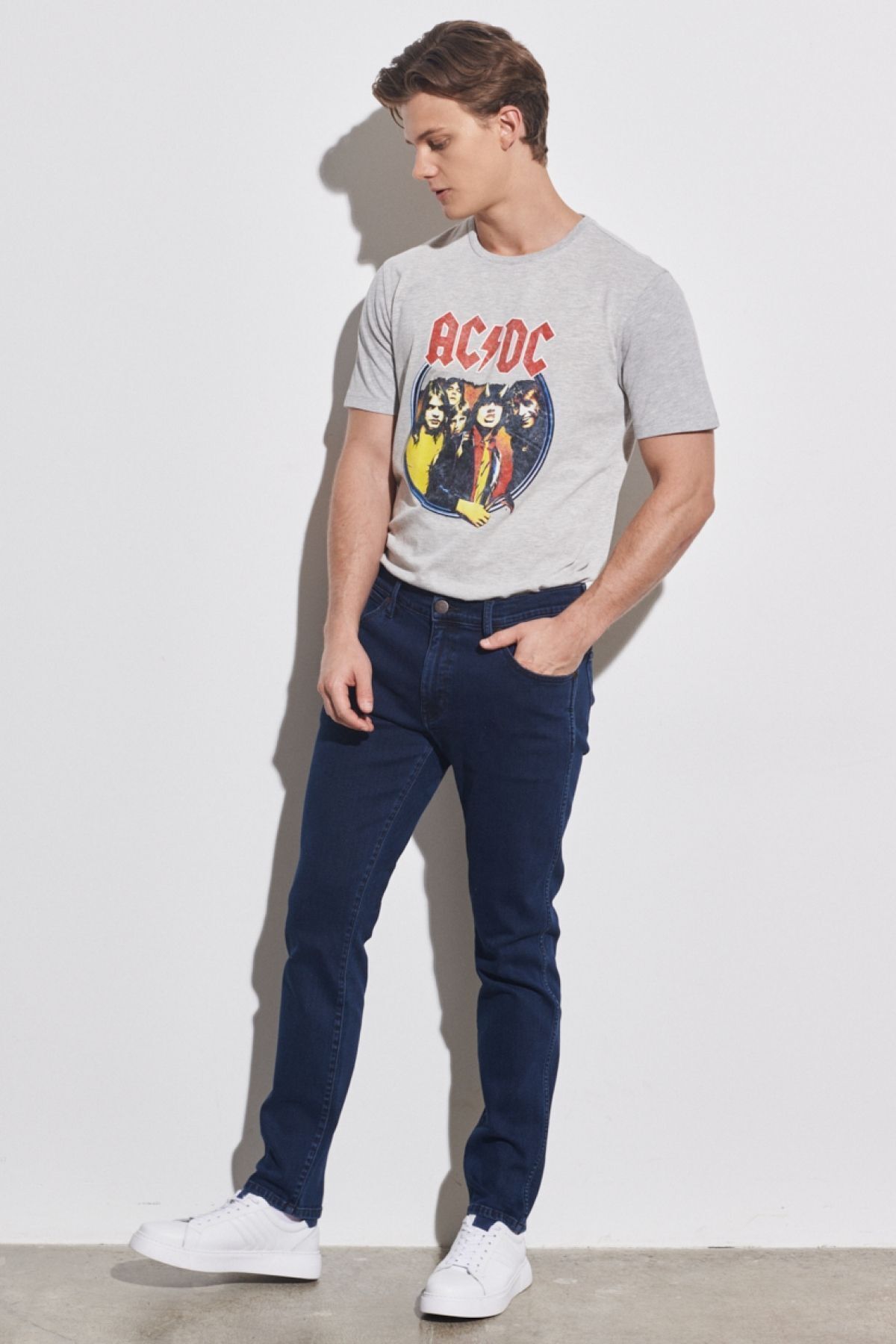 شلوار جین آبی مردانه LARSTON SLIM FIT BRAT BARD کمر کم باریک و انعطاف پذیر Wrangler