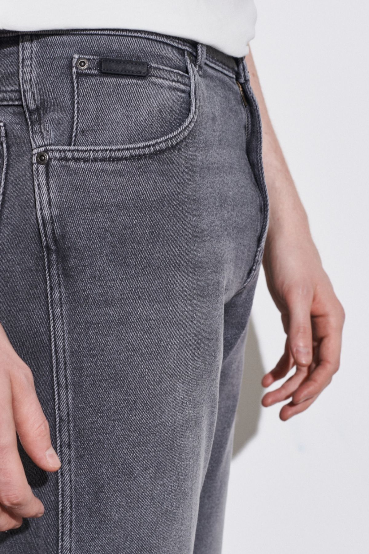 شلوار جین منعطف طوسی کمر معمولی باریک تگزاس Wrangler