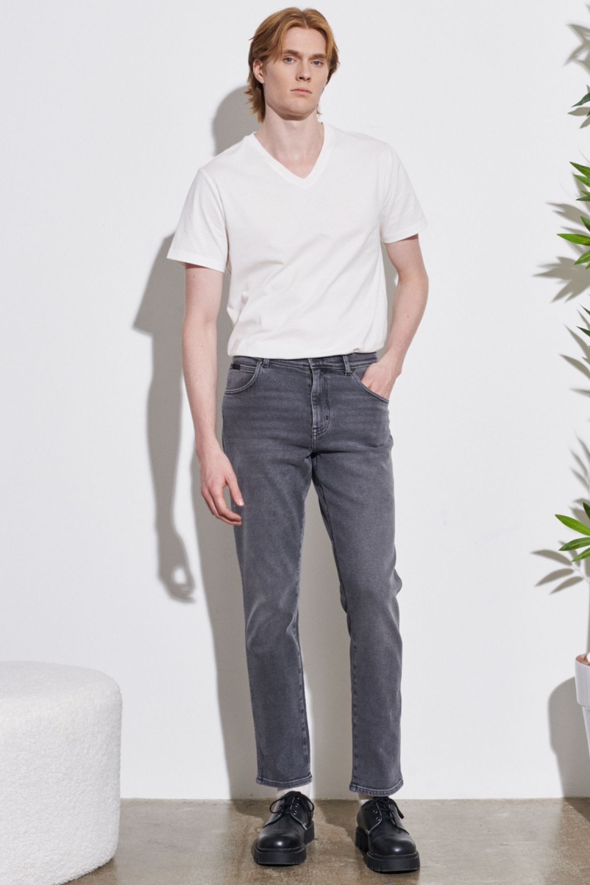 شلوار جین خاکستری مردانه تگزاس باریک و برش کمر انعطاف پذیر Wrangler