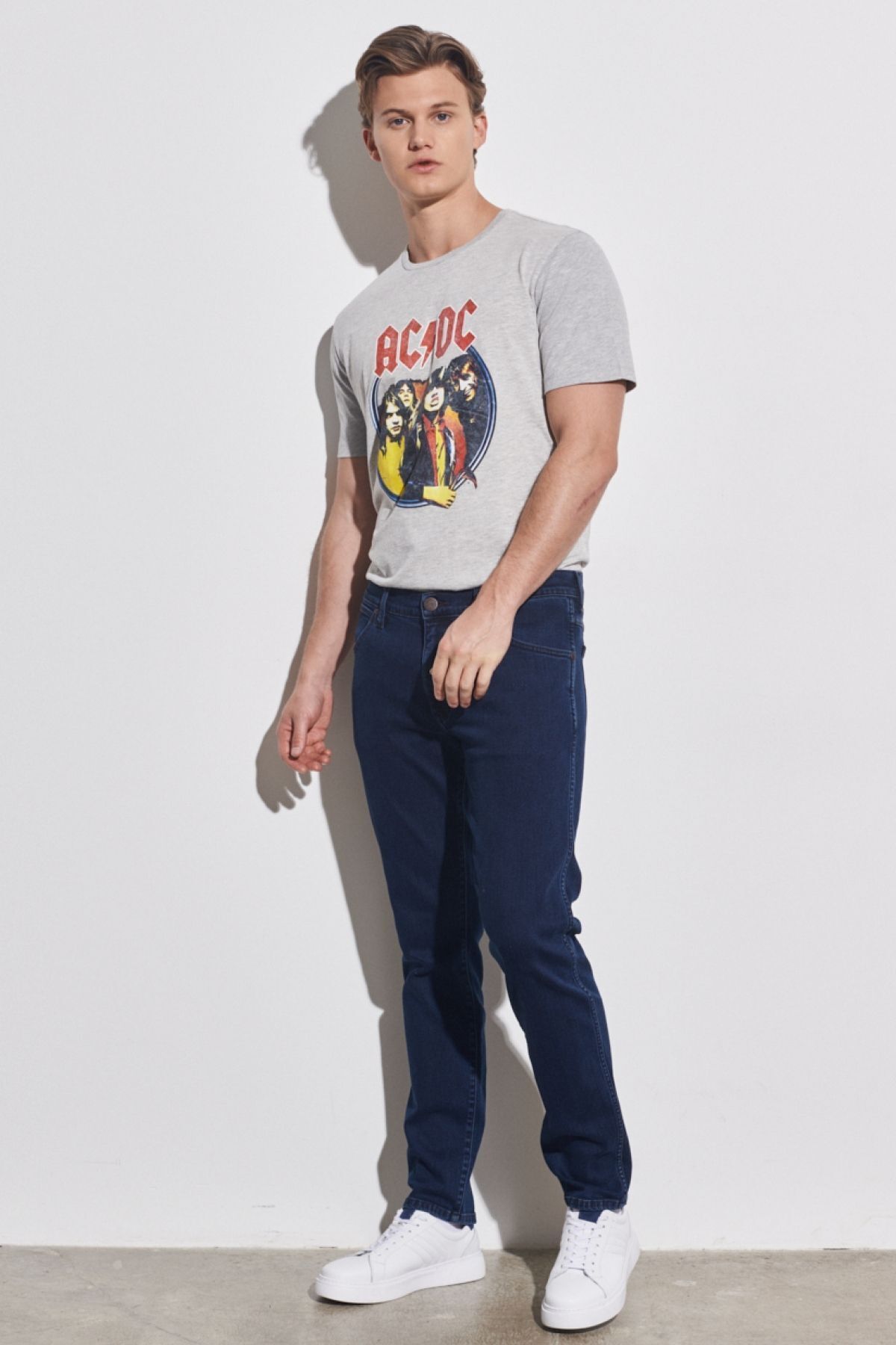 شلوار جین آبی مردانه LARSTON SLIM FIT BRAT BARD کمر کم باریک و انعطاف پذیر Wrangler