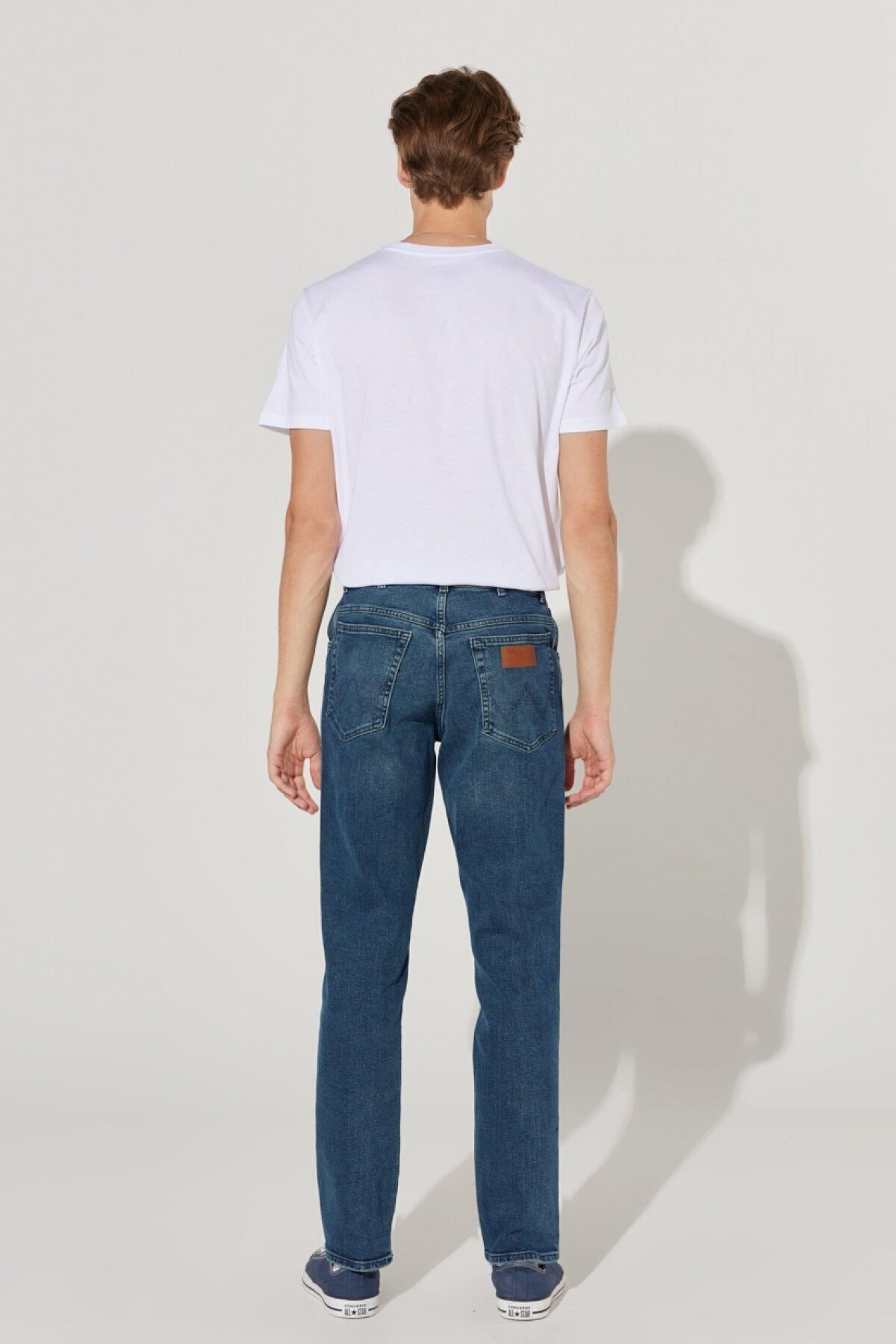 complete the look image