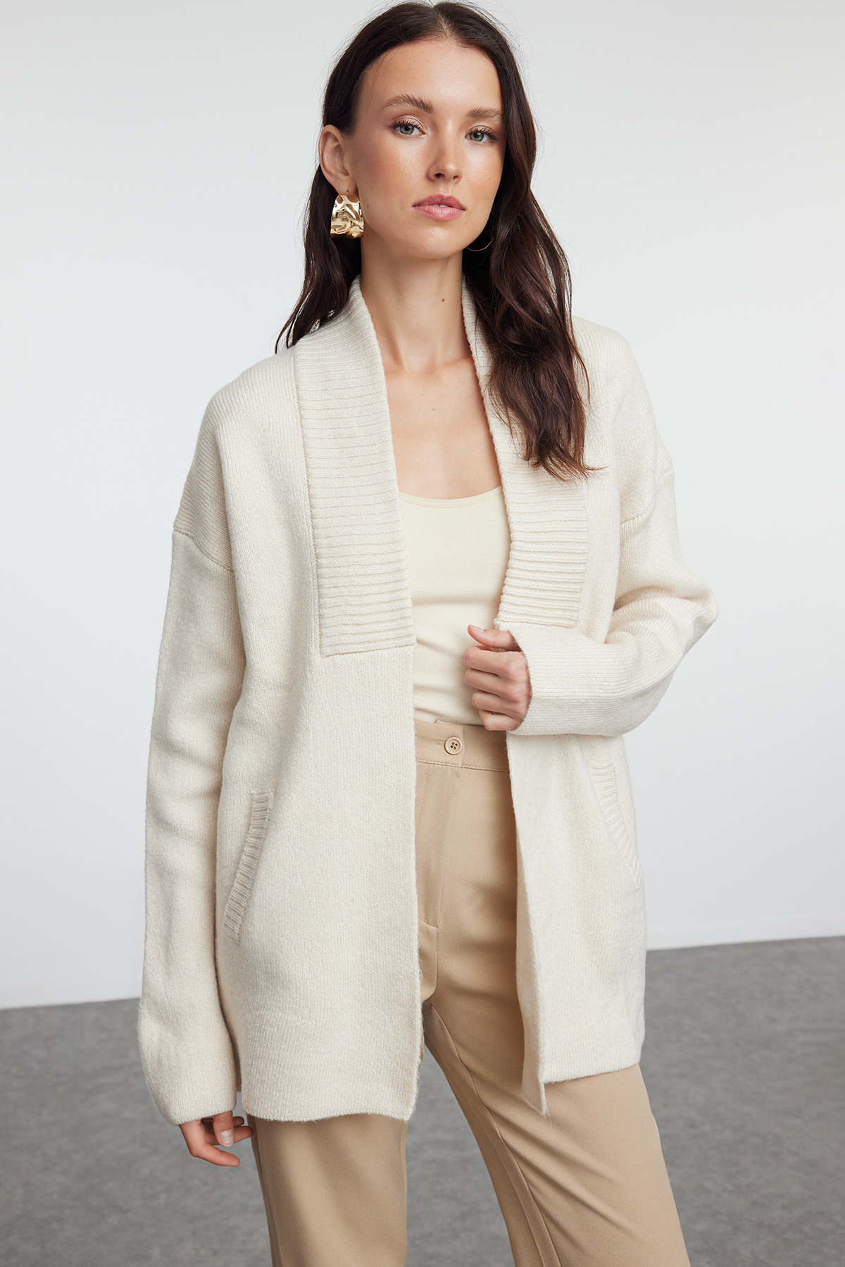 Trendyolmilla  Taş Geniş Kalıp Yumuşak Dokulu Triko Hırka TWOAW25HI00082