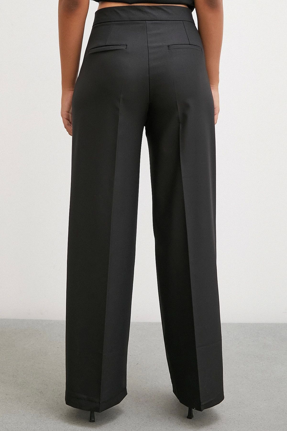 Never more-Pantaloni negri cu picioare largi 5