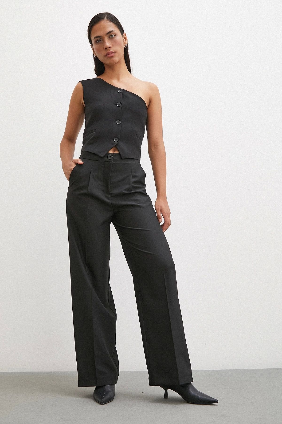 Never more-Pantaloni negri cu picioare largi 2