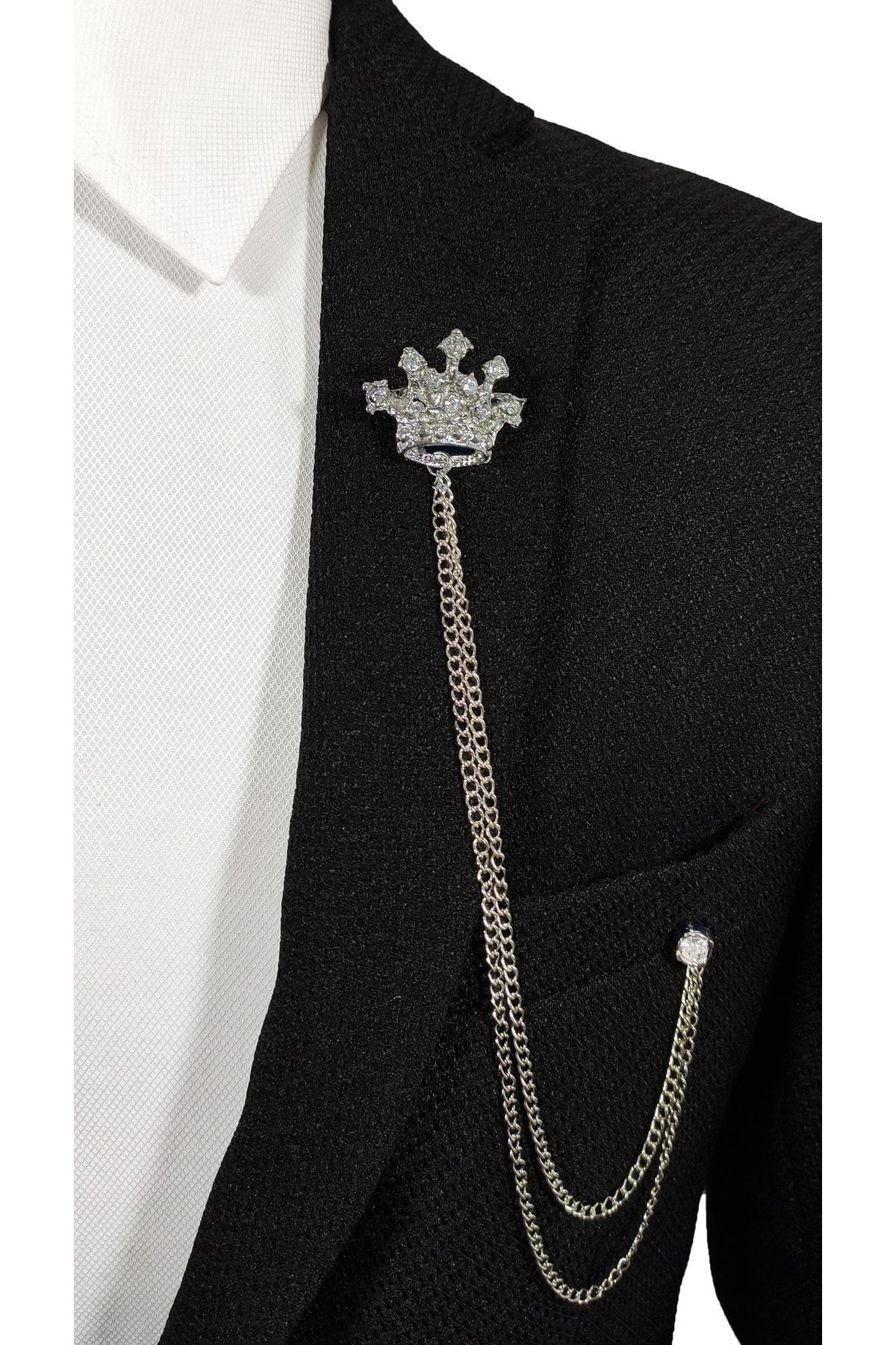 BLC Basic Line Co. Kral Tacı Figürlü Gümüş Gri Renginde Ceket Yaka Iğnesi Yaka Zinciri