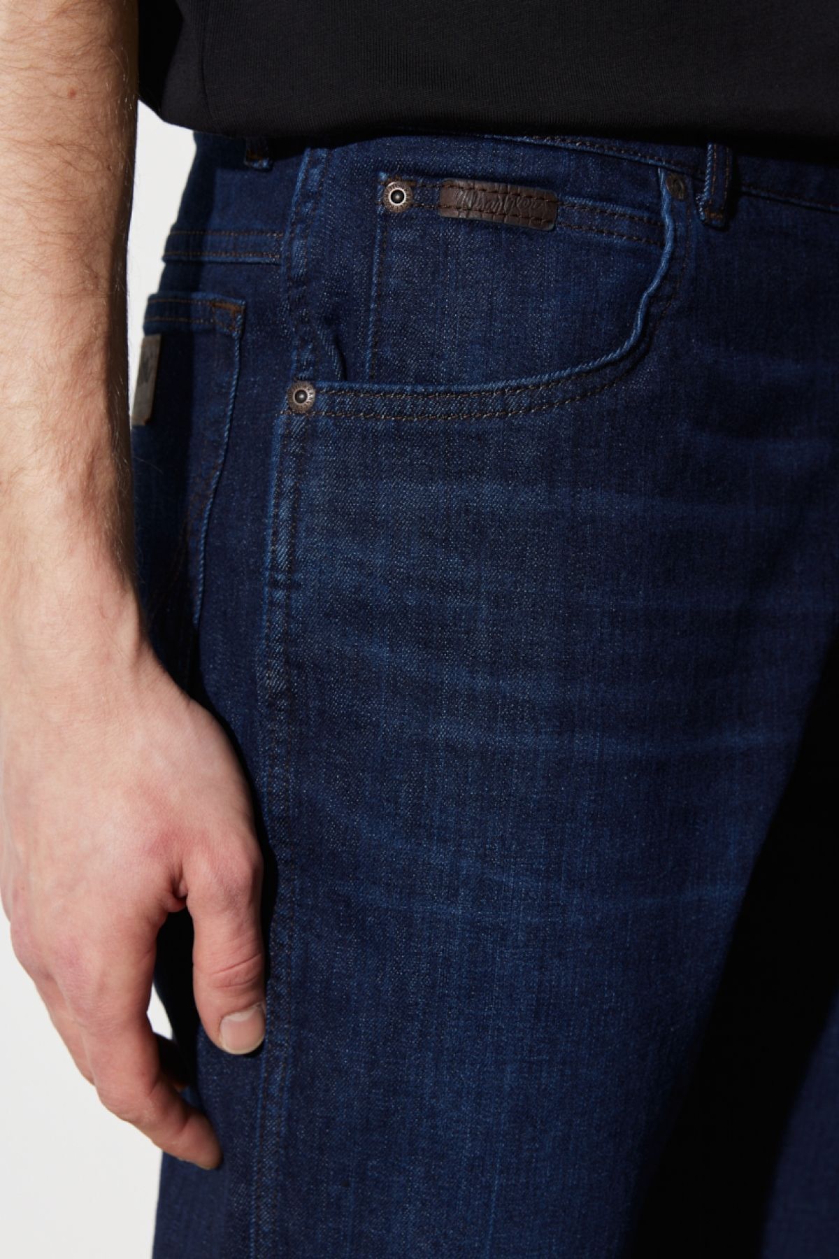 شلوار جین آبی مردانه تگزاس باریک و کمر انعطاف پذیر Wrangler