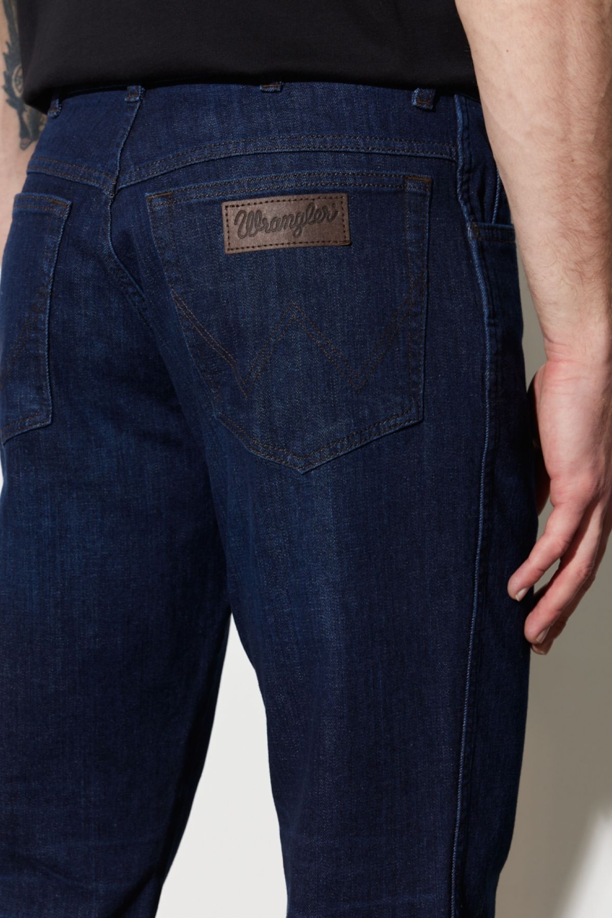 شلوار جین آبی مردانه تگزاس باریک و کمر انعطاف پذیر Wrangler