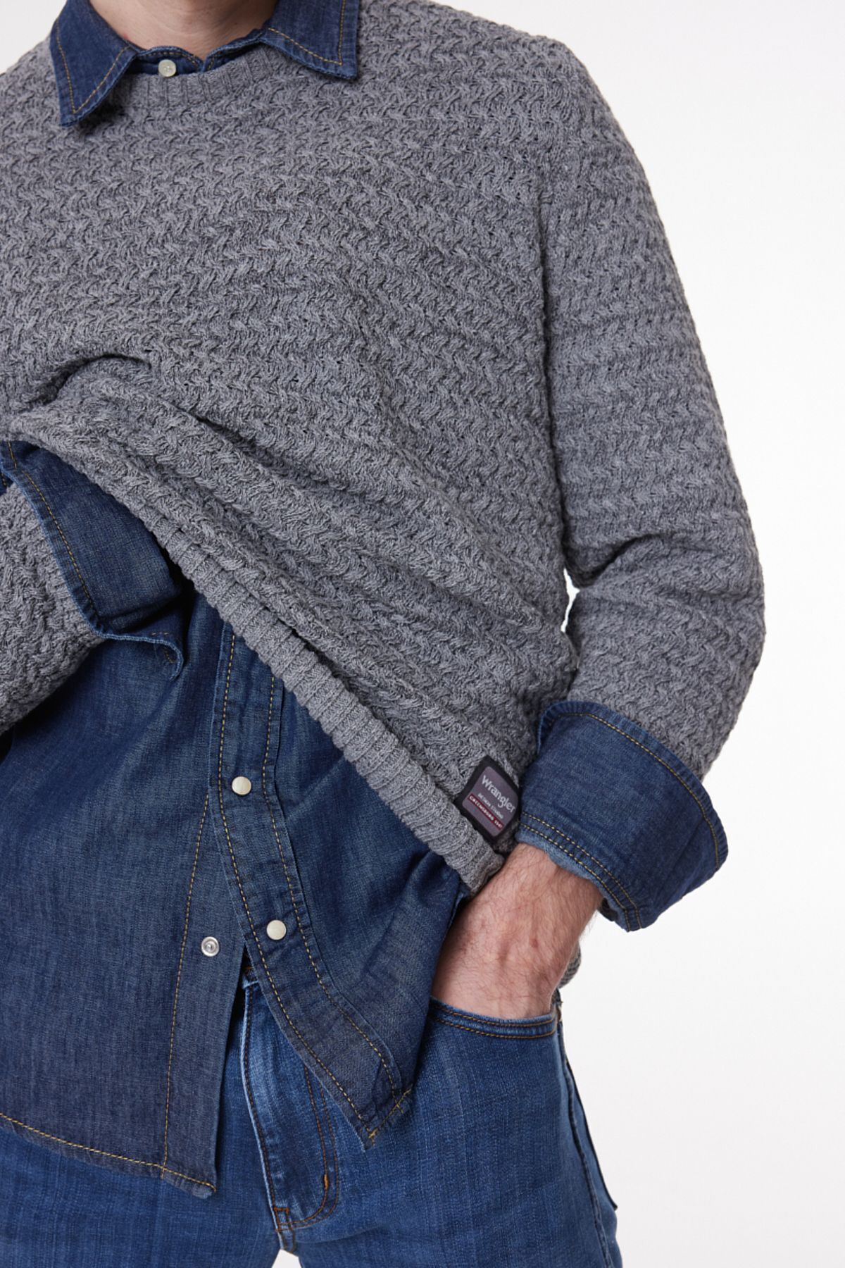 WRANGLER-Graumelierter Strickpullover mit Rundhalsausschnitt – reguläre Passform 6