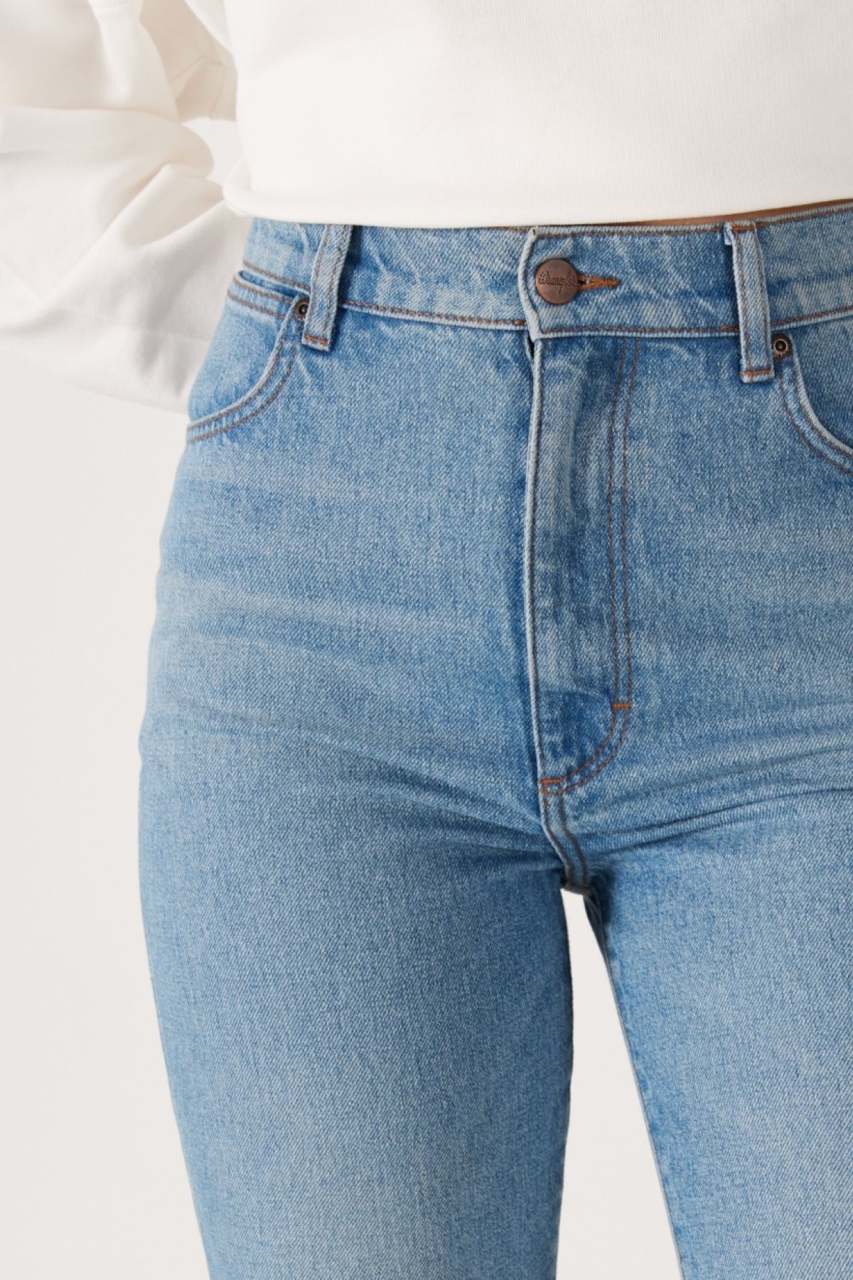 WRANGLER-Dehnbare hellblaue Wild West-Jeans mit hoher Taille – Jeans mit normaler Passform 5