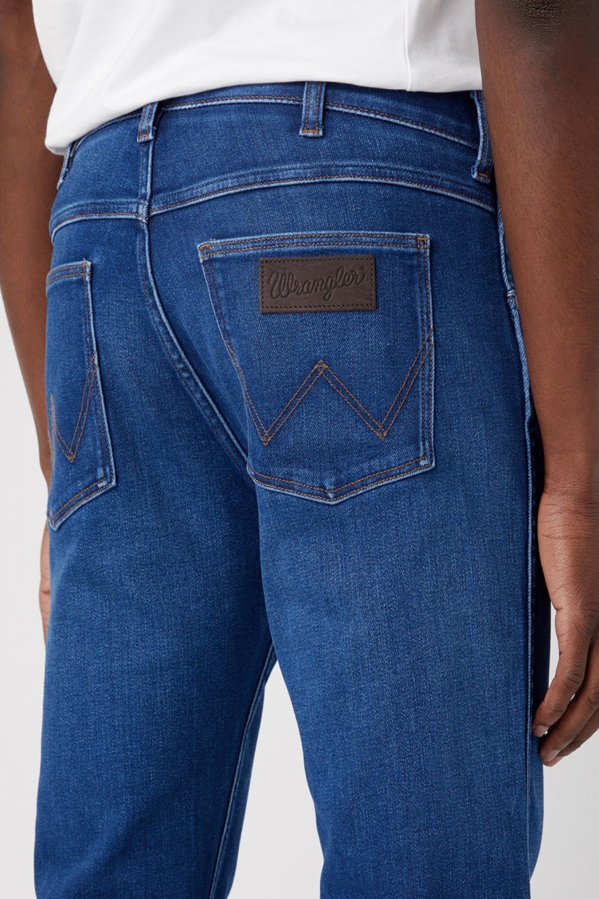 شلوار جین آبی مردانه Greensboro به طور منظم مناسب برش نرم کمر کم صاف و انعطاف پذیر Wrangler