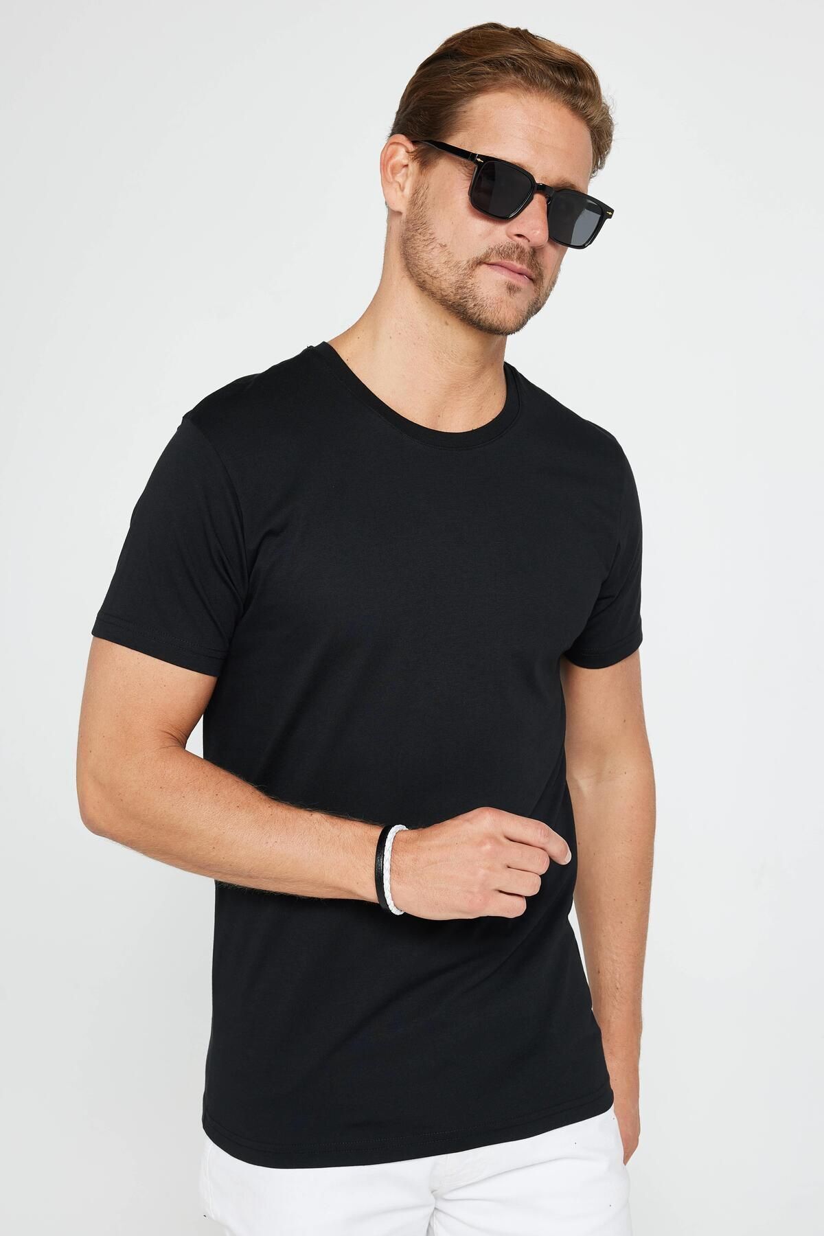 Erkek Slim Fit Siyah Bisiklet Yaka %100 Pamuk Dar Kesim Basic Tişört