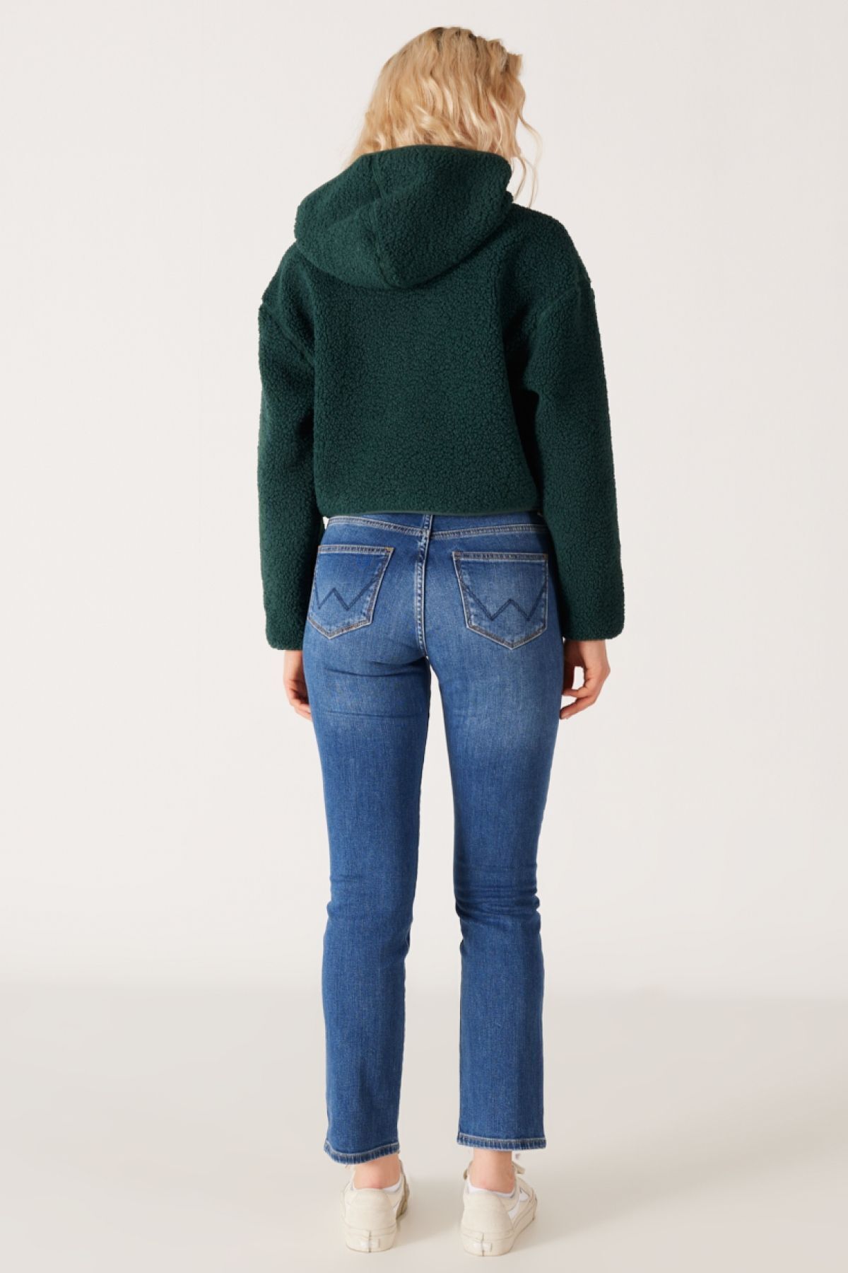 Wrangler  Slim Fit Dar Kesim Normal Bel Boru Paça Kadın Denim Mavisi Esnek Jean Kot Pantolon - Görsel 6