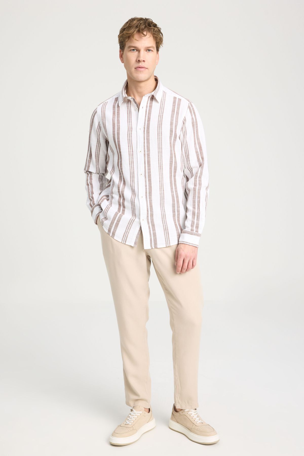 پیراهن رنگلر مردانه Pamuk - Poliamid قهوه ای  راه راه Relaxed/ریلکس    بیسیک Daily/روزانه | WRANGLER W241232 TR - تصویر 3