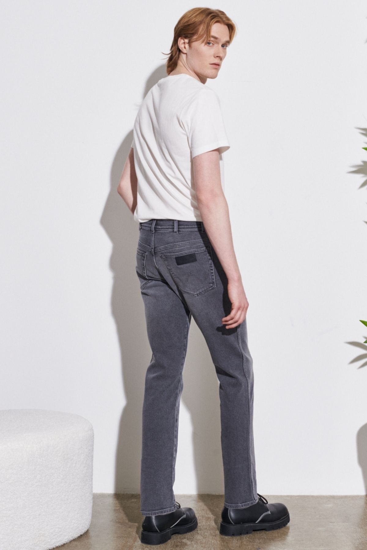 شلوار جین خاکستری مردانه تگزاس باریک و برش کمر انعطاف پذیر Wrangler