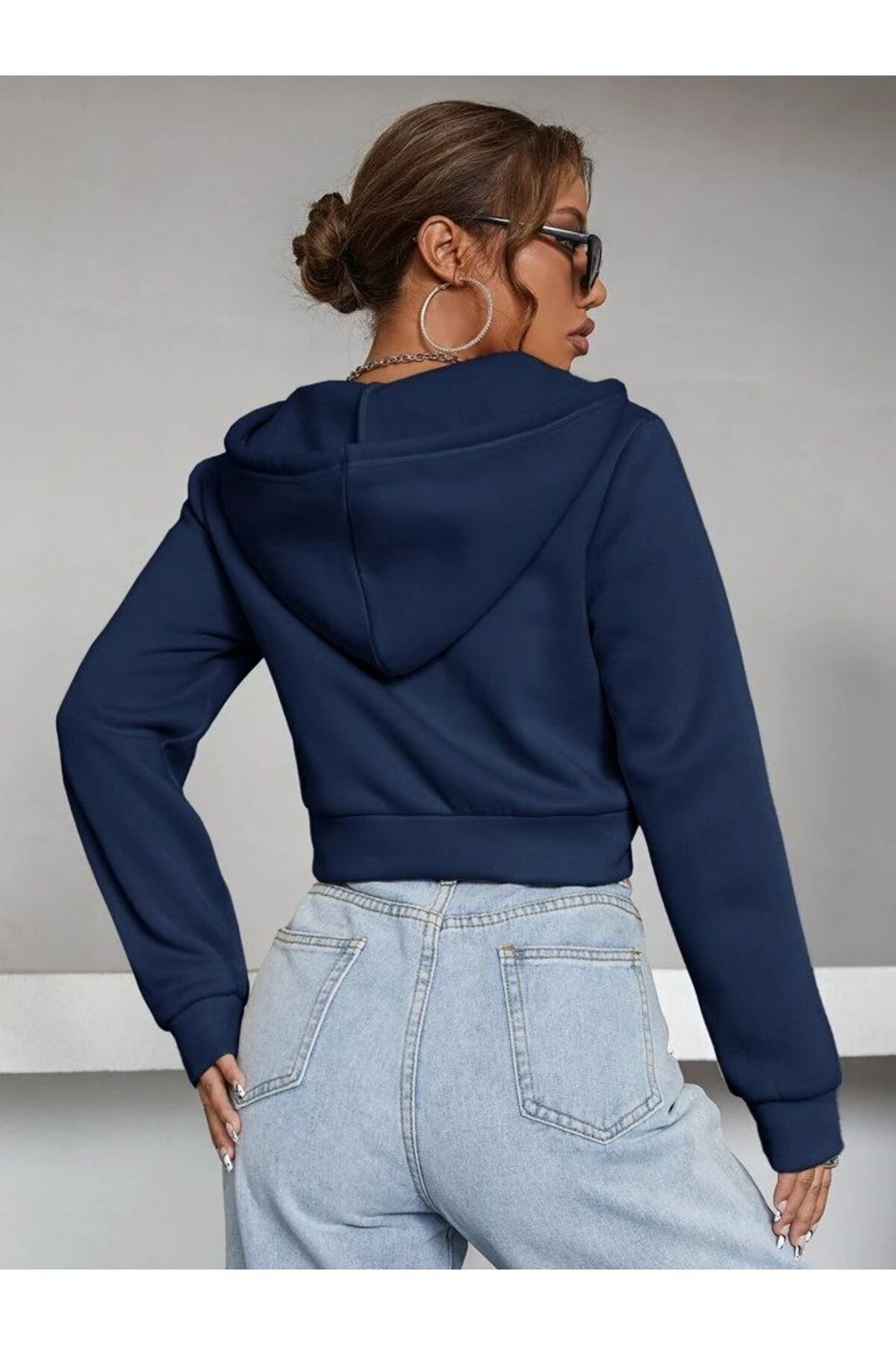 https://cdn.dsmcdn.com/ty1490/product/media/images/prod/QC/20240819/15/6dd85412-4e43-30ea-8c3b-e591e5b3553b/1_org_zoom.jpg
