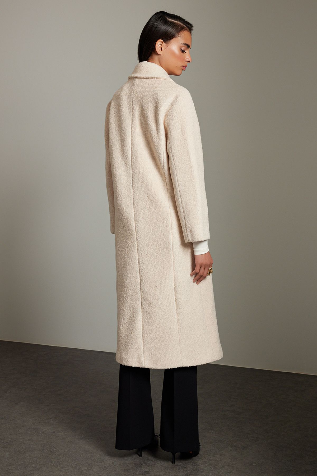Trendyol Collection-Długi wełniany płaszcz Boucle Regular - jasnobeżowy Twoaw25kb00034 5