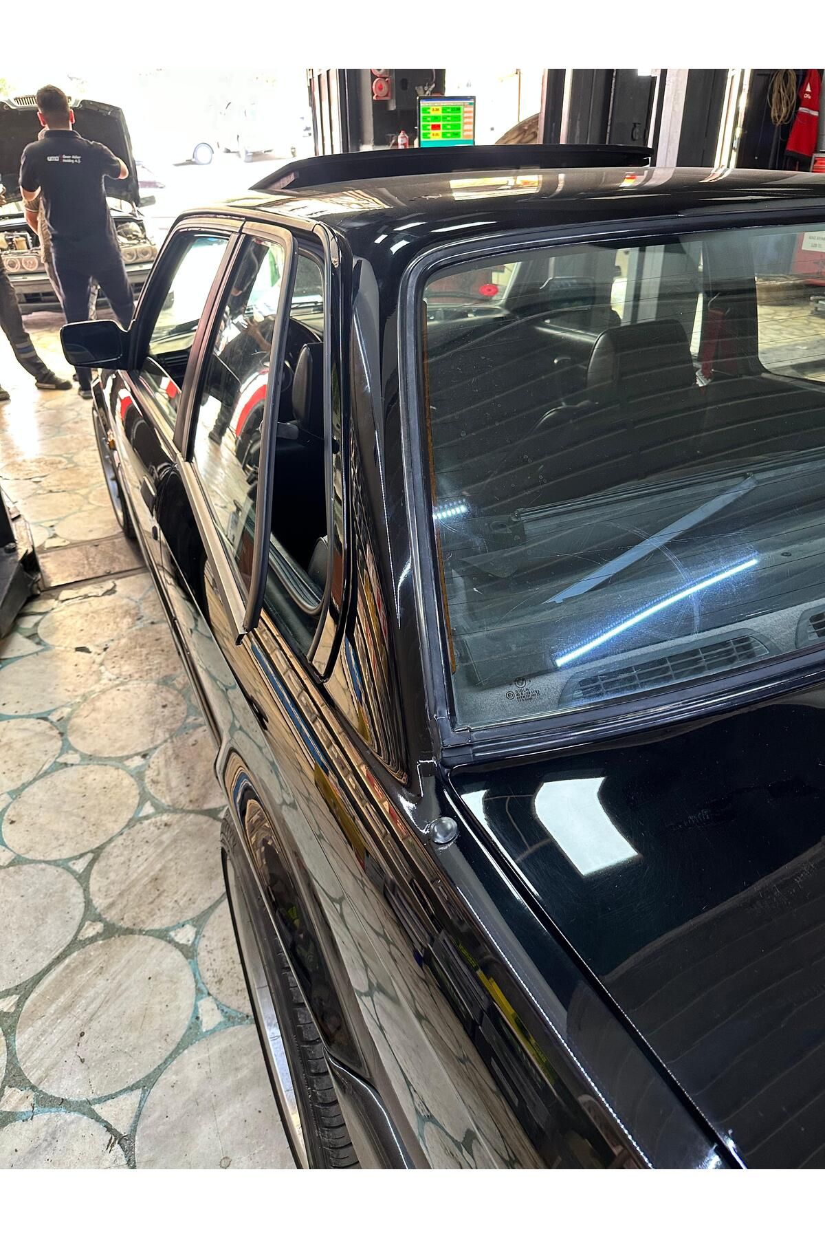Akçaev-Bmw E30-e21 Automatic Butterfly Window System 4