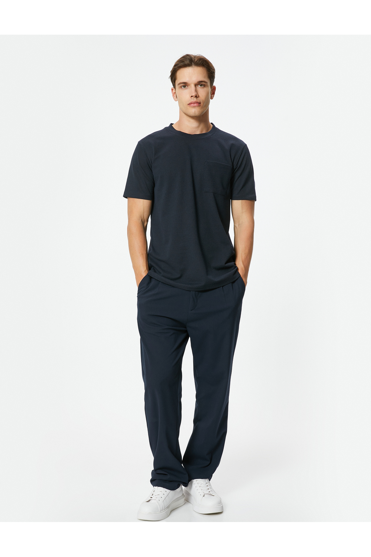 آستین کوتاه تیشرت جیبی تفصیلی یقه خدمه مخلوط پنبه