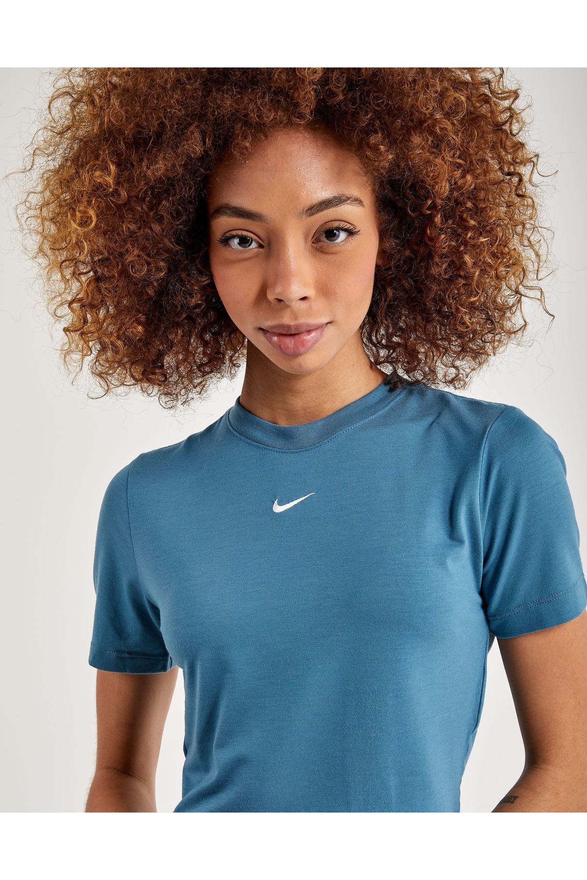 Nike essential cropped tee online
