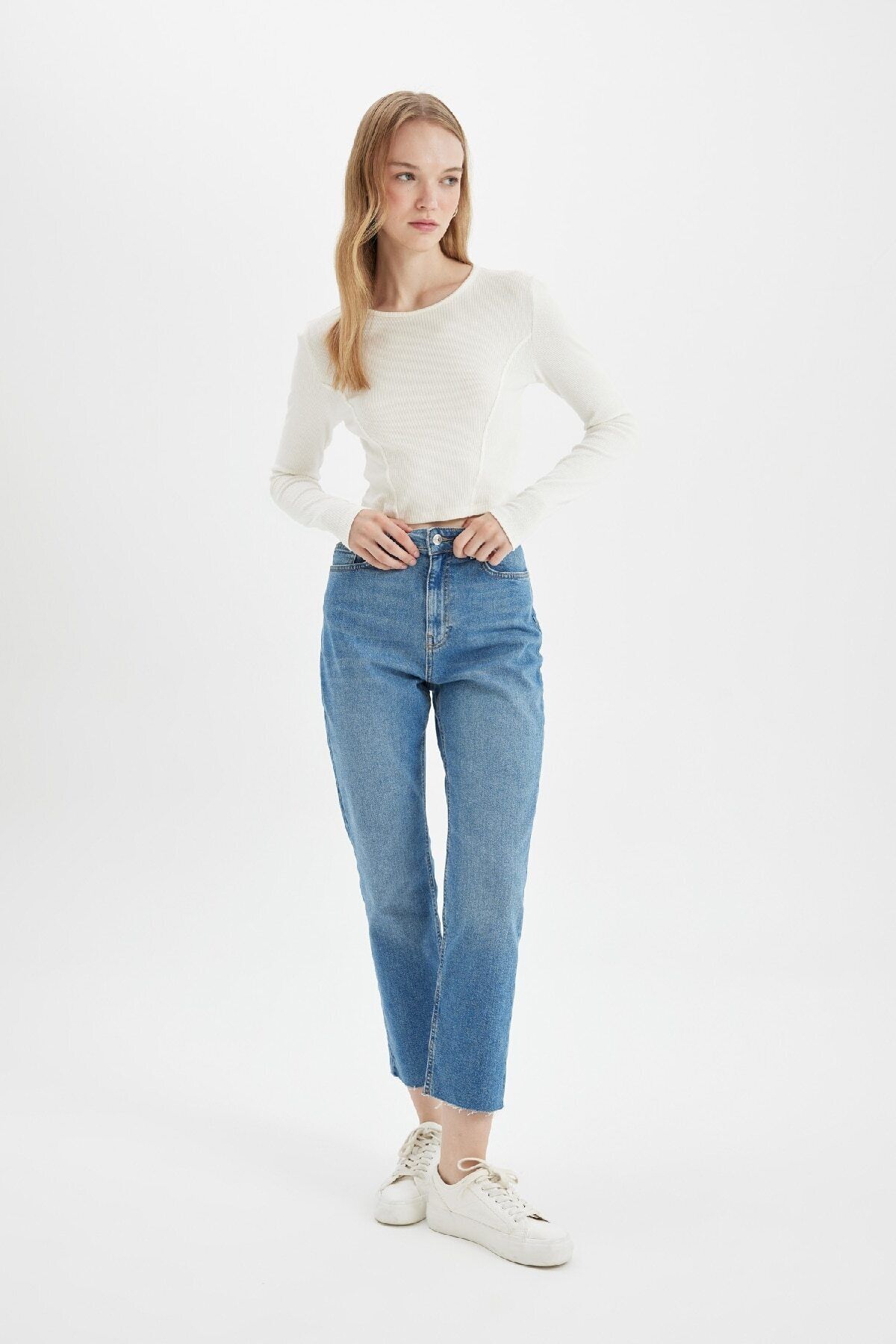 Mary Vintage Straight Fit Yüksek Bel Paça Ucu Kesik Bilek Boy Jean Yıkamalı Pantolon C7367ax24au