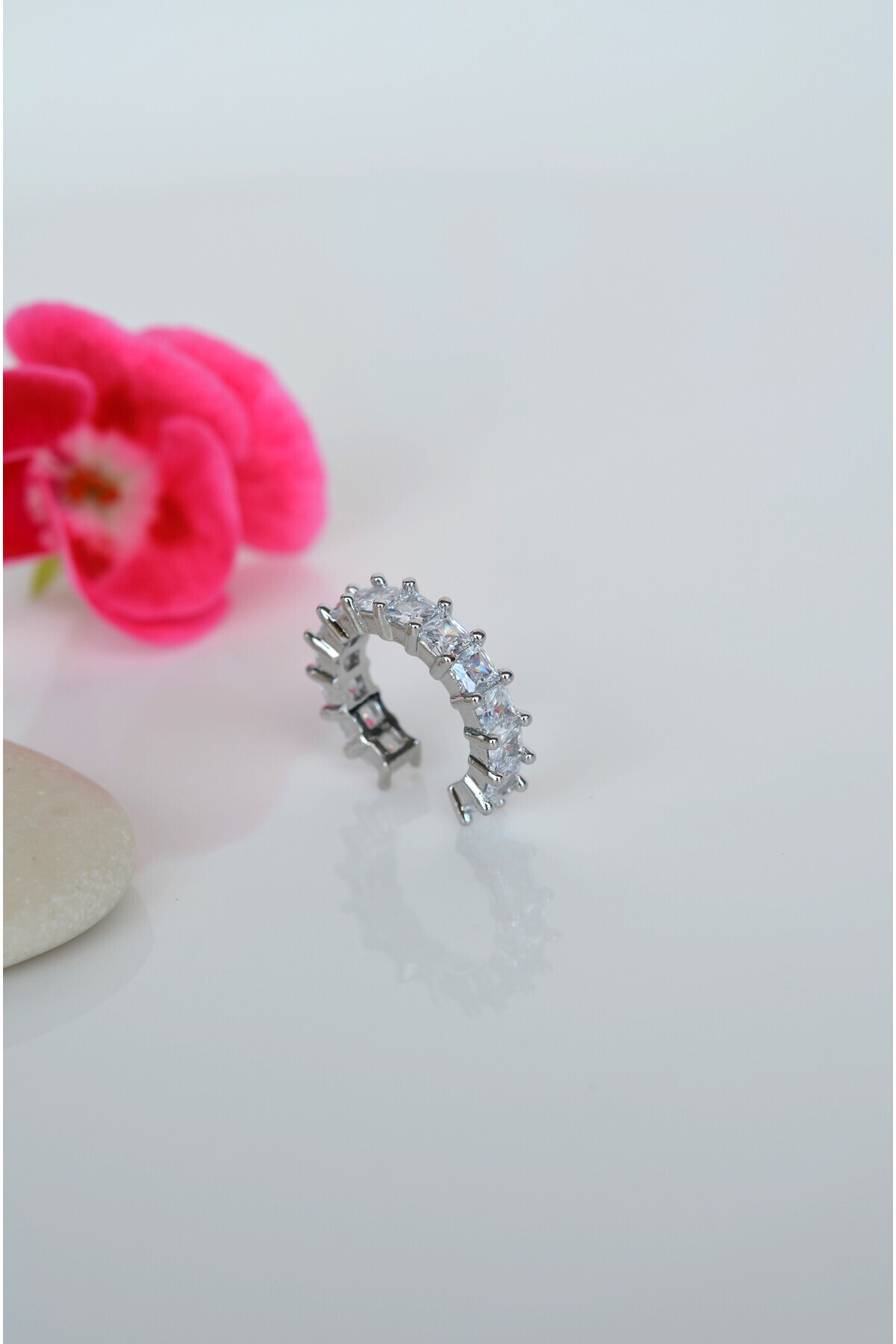 Zirkon Taşlı Earcuff Taşlı Halka Sıkıştırmalı Kıkırdak Küpesi 4