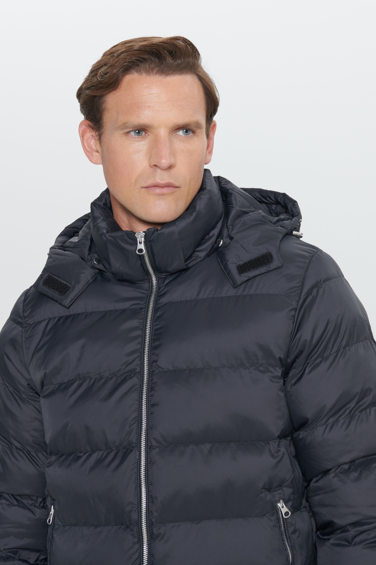 Altınyıldız Classics  Erkek Siyah Standart Fit Normal Kesim Çıkmalı Kapüşon Dik Yaka Mont - Görsel 5