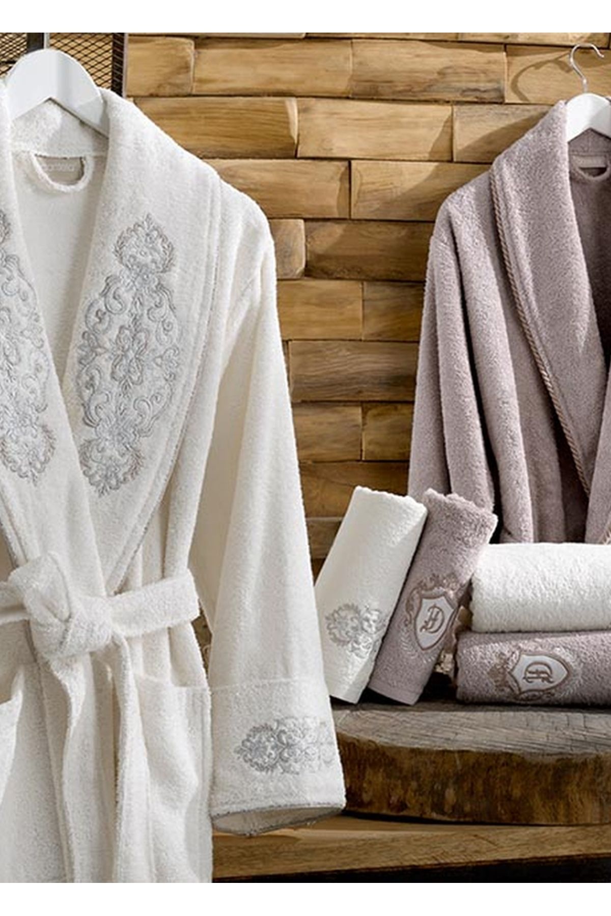 حوله تنپوش (روبدوشامبر) سفید مردانه و زنانه Merlin 6 Piece Extidery Bamboo Family Bathrabe کرم کاشی Dantela