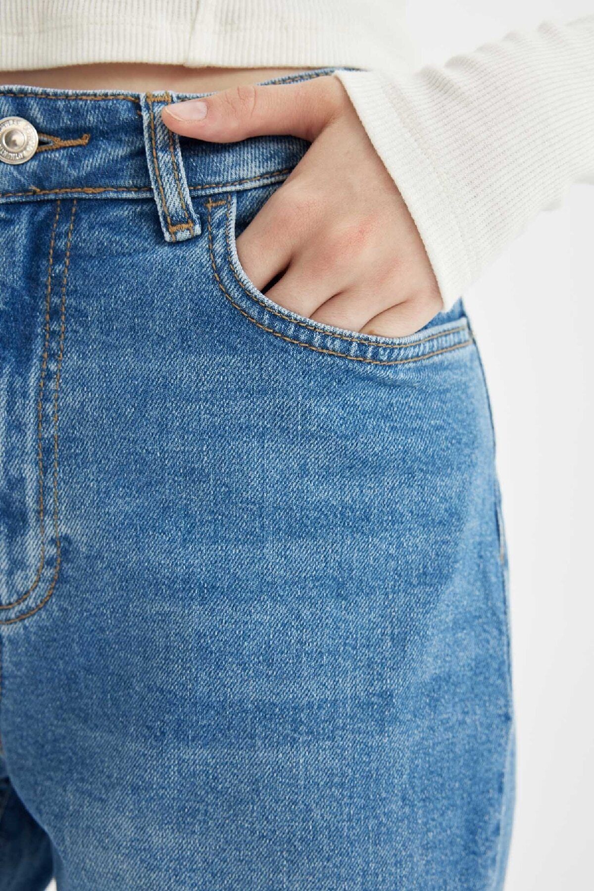 Mary Vintage Straight Fit Yüksek Bel Paça Ucu Kesik Bilek Boy Jean Yıkamalı Pantolon C7367ax24au