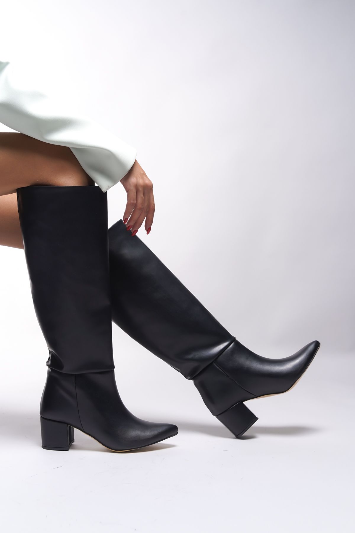 Riccon Iserolia Czarne Damskie Buty - Model 00125000 Kobieta - 38