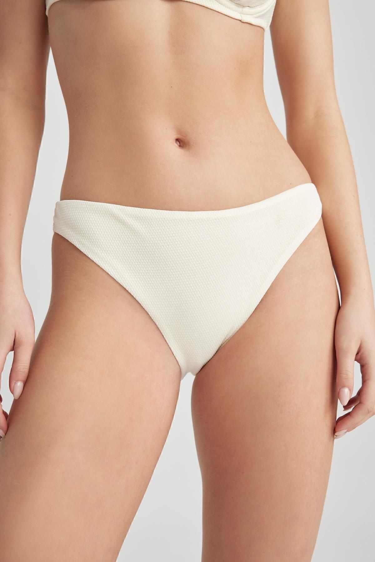DeFacto-Fall In Love Regular Fit Bikinihose Z9274az23sm 4