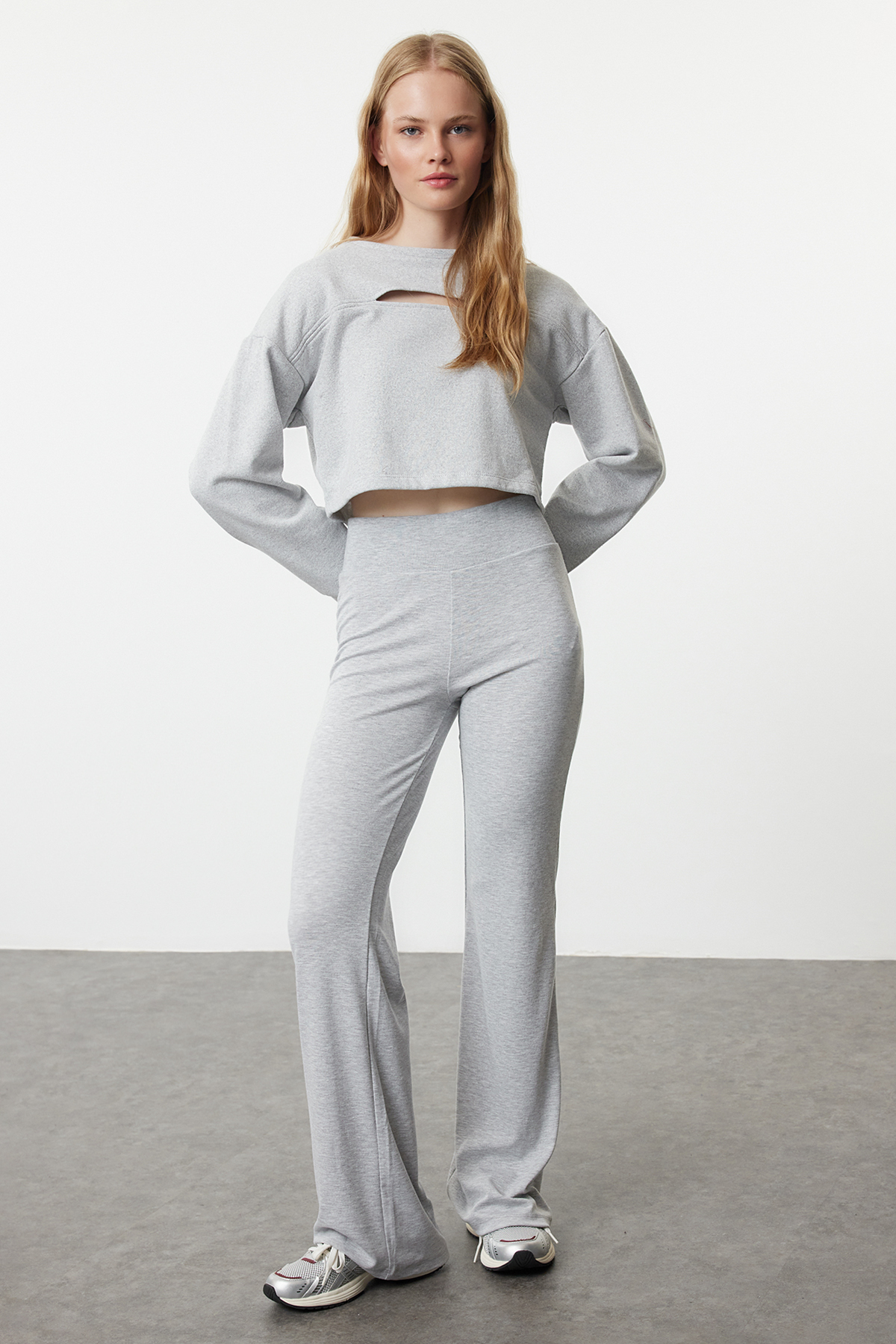 Trendyolmilla  Gri Melanj Wide Leg/İspanyol Paça Yüksek Bel İnterlok Esnek Örme Pantolon TWOAW25PL00006 - Görsel 2