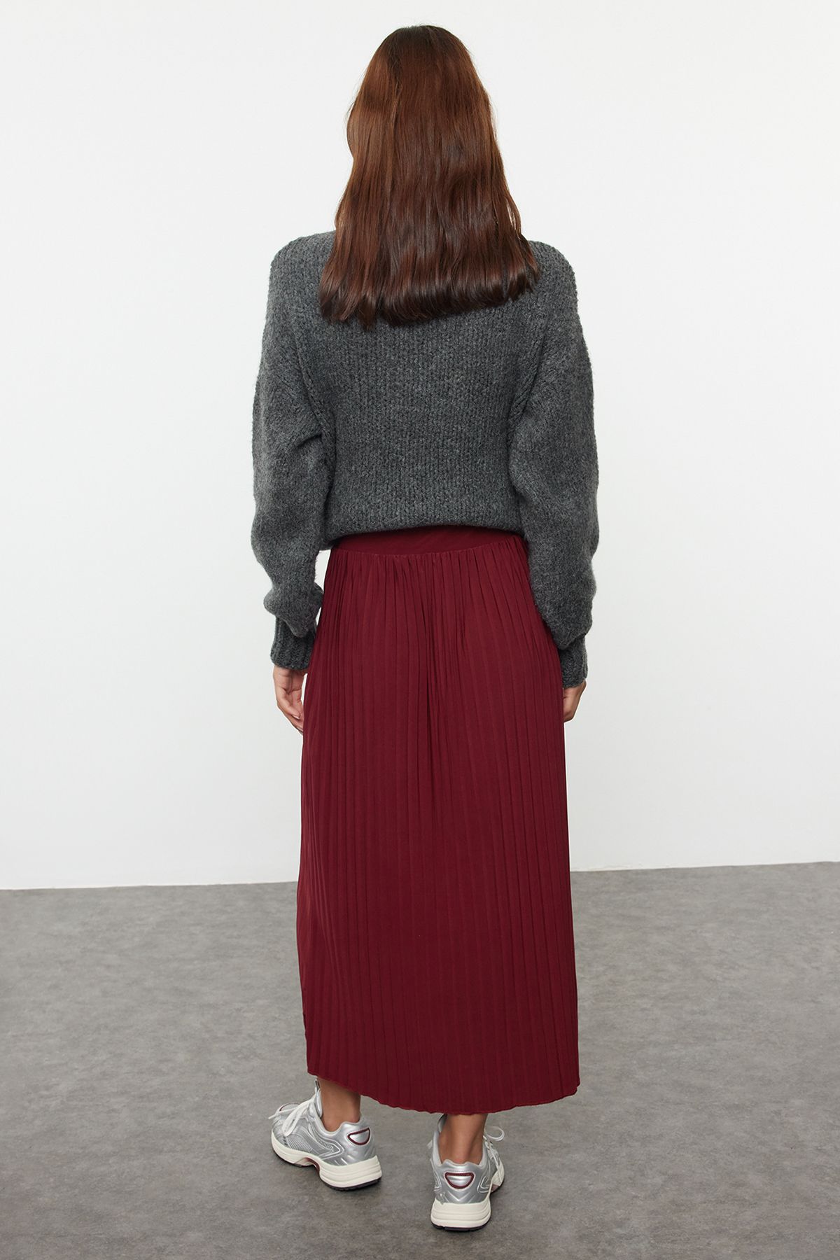 Trendyol Collection-Dehnbarer Plissee-Maxirock mit hoher Taille - Weinrot TWOAW25ET00041 5