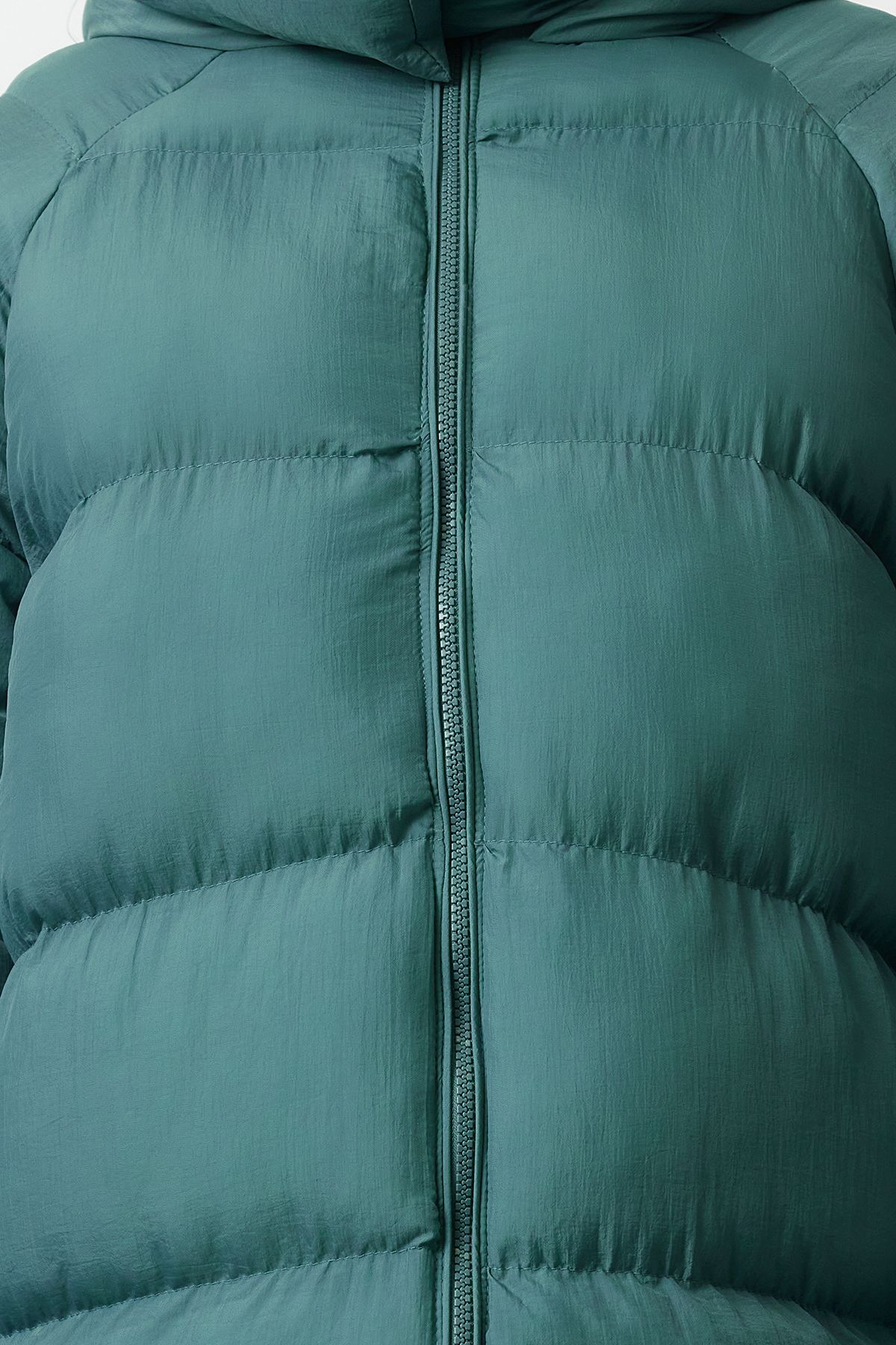 Trendyol Collection-Übergroße grüne Pufferjacke – Kapuze und wasserabweisend, Winter – TWOAW23MO00193 4