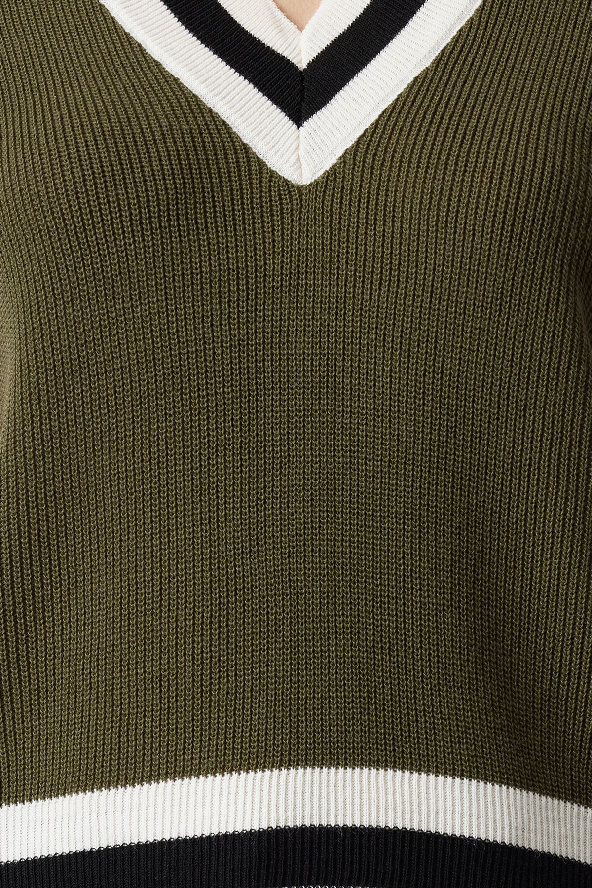 Trendyol Collection-Khaki V-Neck Sweater - Knitwear, TWOAW25SV00023 3