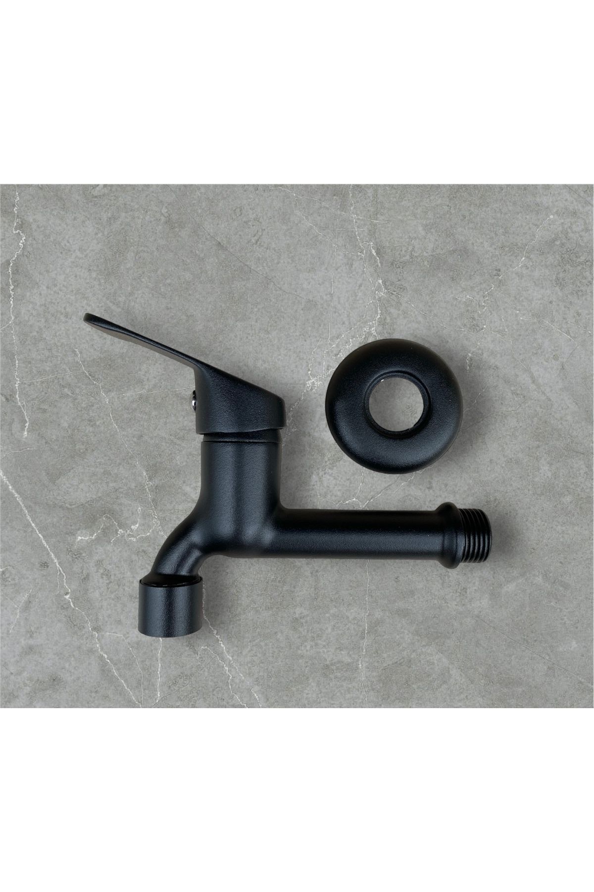 İSAOĞLU YAPI-Schwarzer Wasserhahn - Wc-wand-auf-aus-system 1