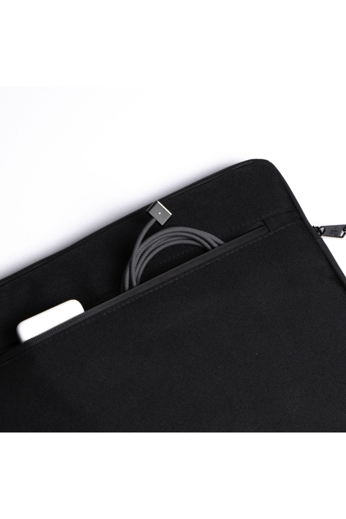 Edge Laptop Kılıfı 14” Uyumlu