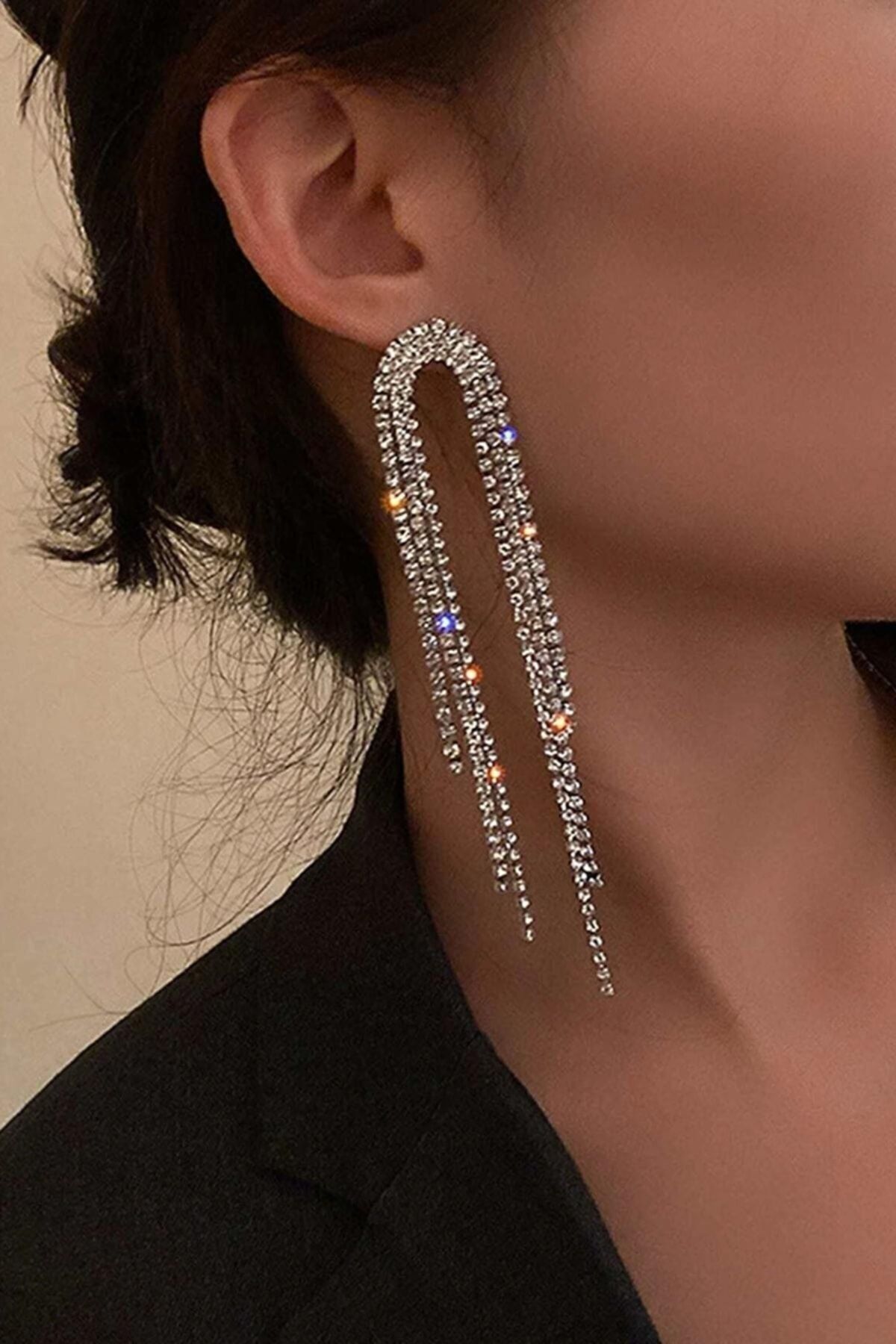Taşlı Püsküllü Sallantılı Küpe