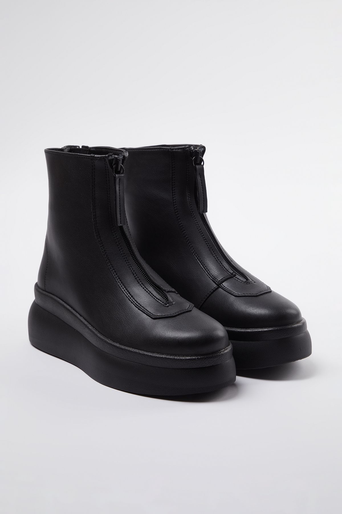 TRENDYOL SHOES-Μαύρες Flatform Γυναικείες Μπότες με φερμουάρ - TAKAW25BO00017 2