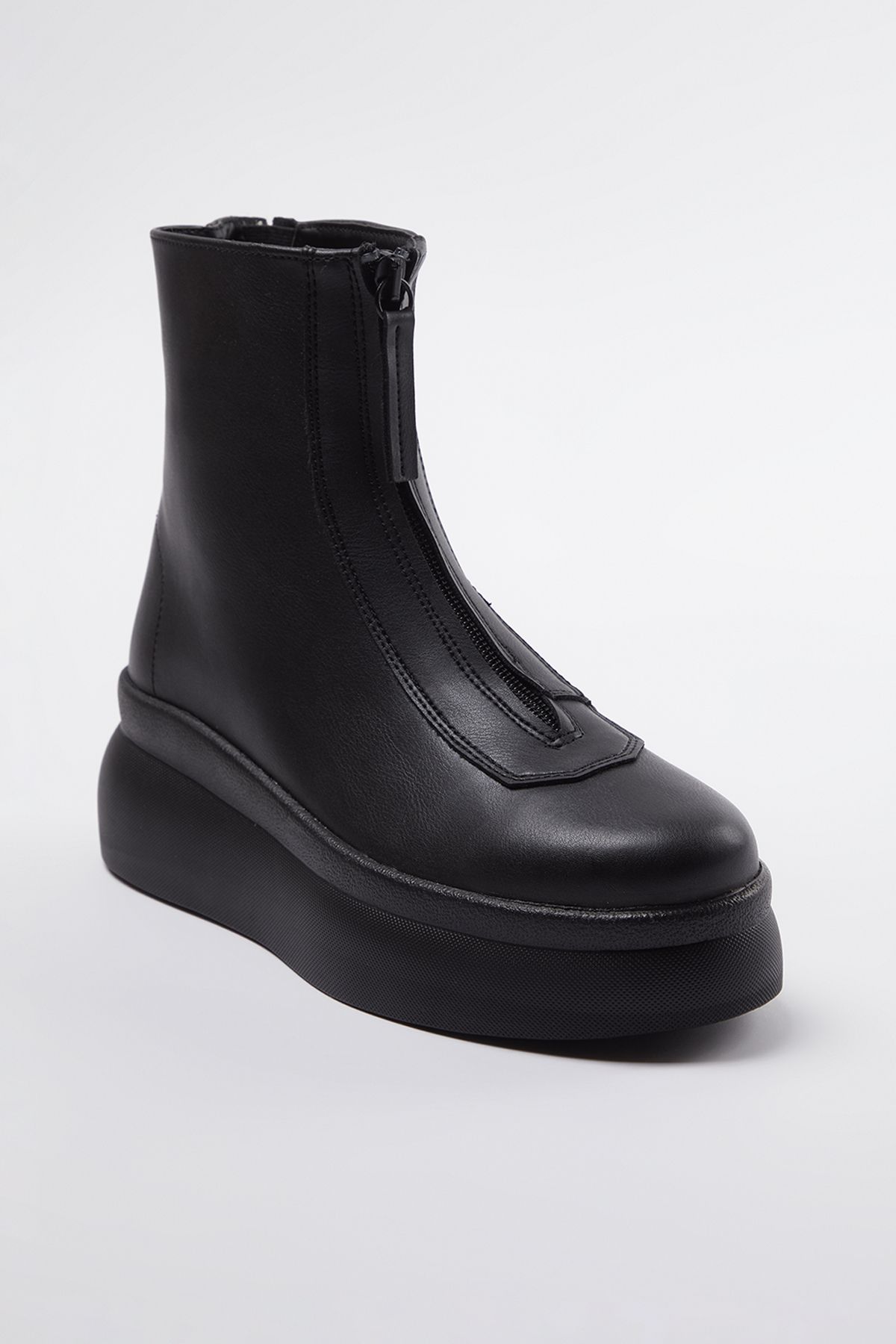 TRENDYOL SHOES-Μαύρες Flatform Γυναικείες Μπότες με φερμουάρ - TAKAW25BO00017 3