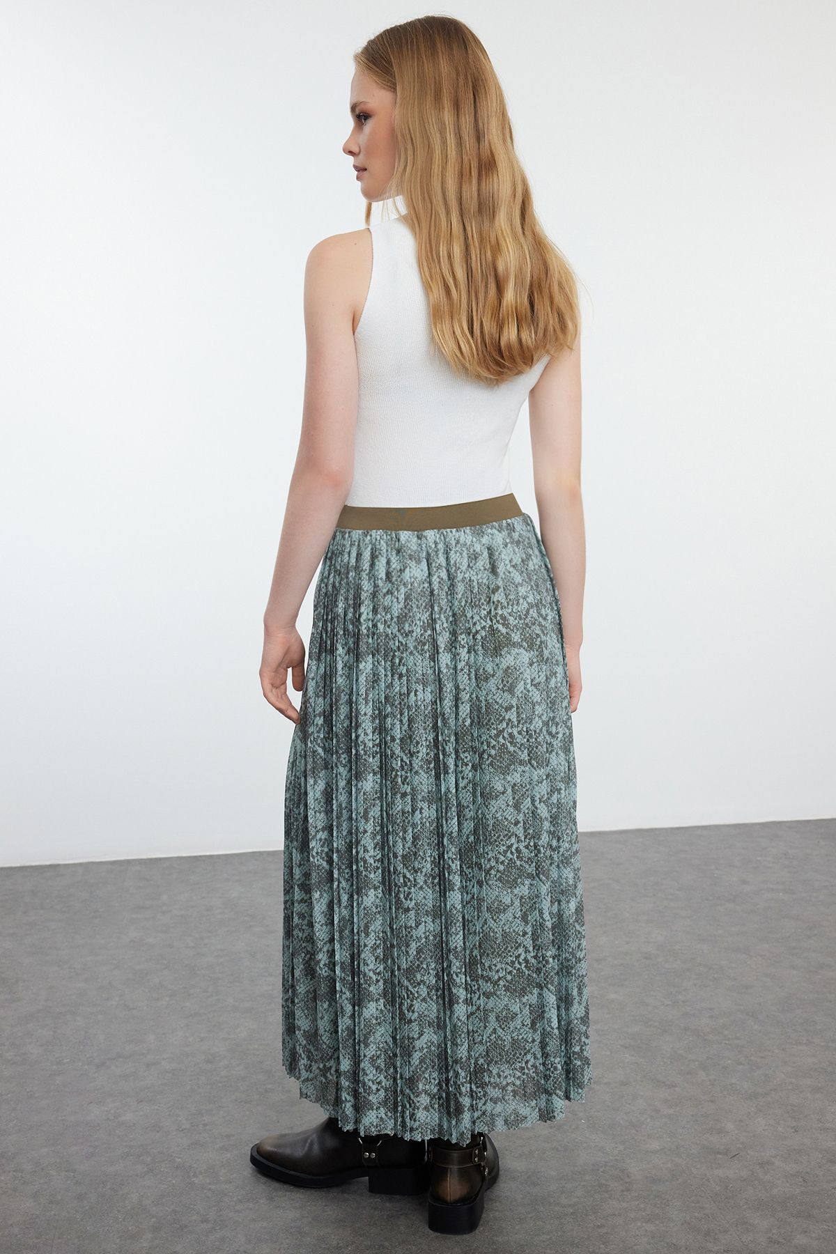 Trendyol Collection-PleAted A Line Midi Skirt - Multicolored, ElAstic WAist, AbstrAct PAtterned TWOAW25ET00047 5