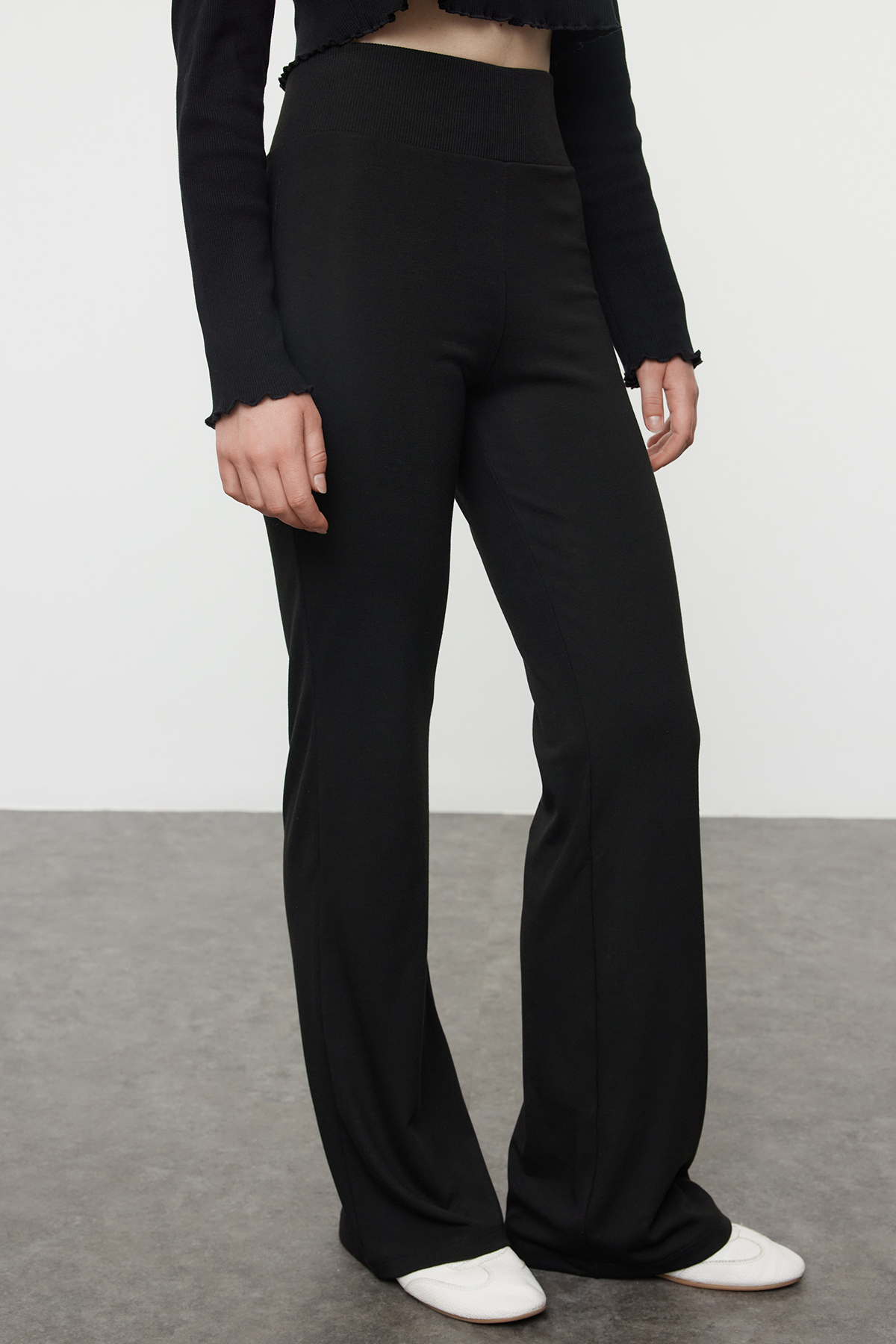 Trendyolmilla  Siyah Wide Leg/İspanyol Paça Yüksek Bel İnterlok Esnek Örme Pantolon TWOAW25PL00006 - Görsel 4